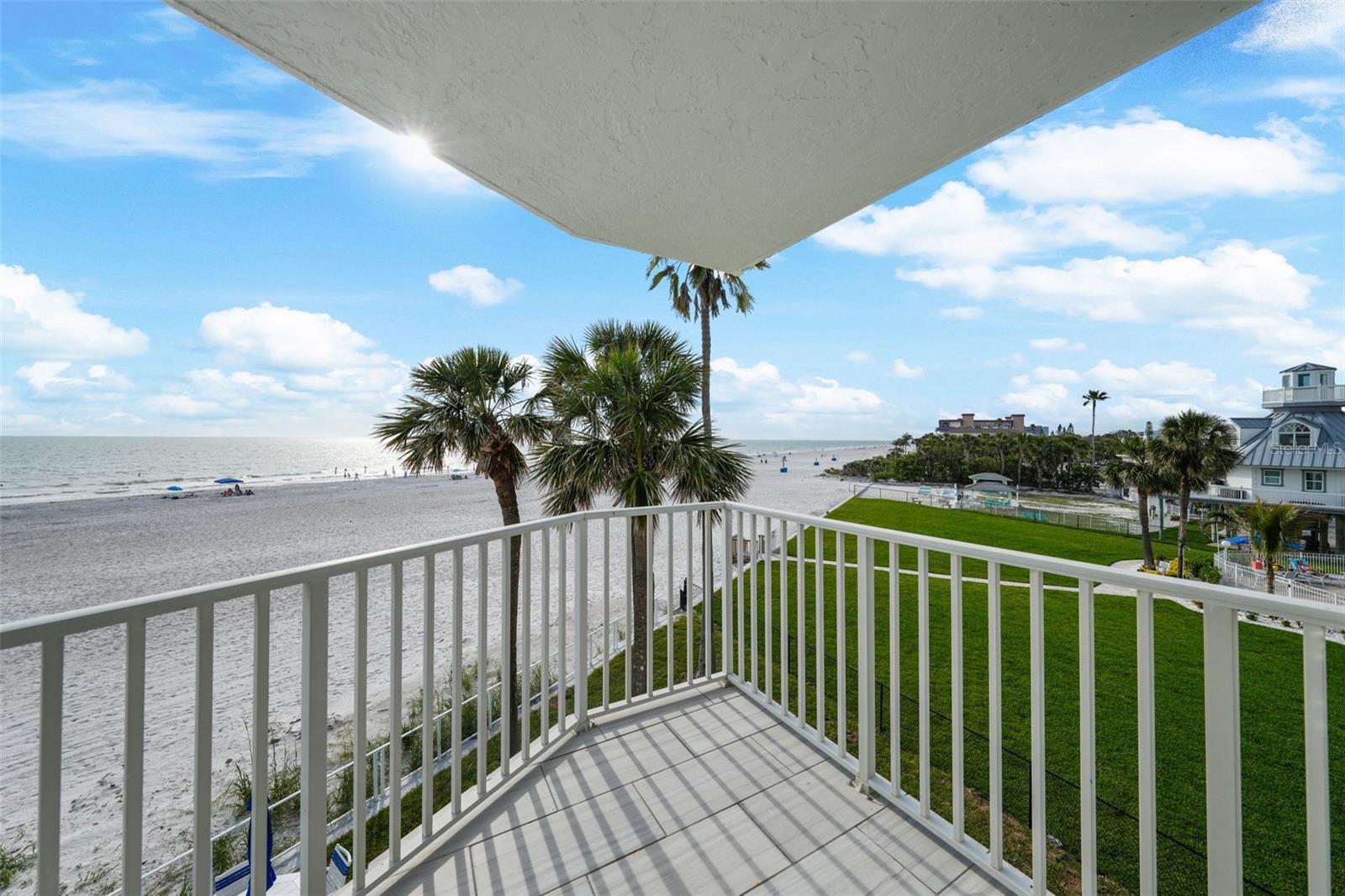 Image 47 of 89 For 17960 Gulf Boulevard 225
