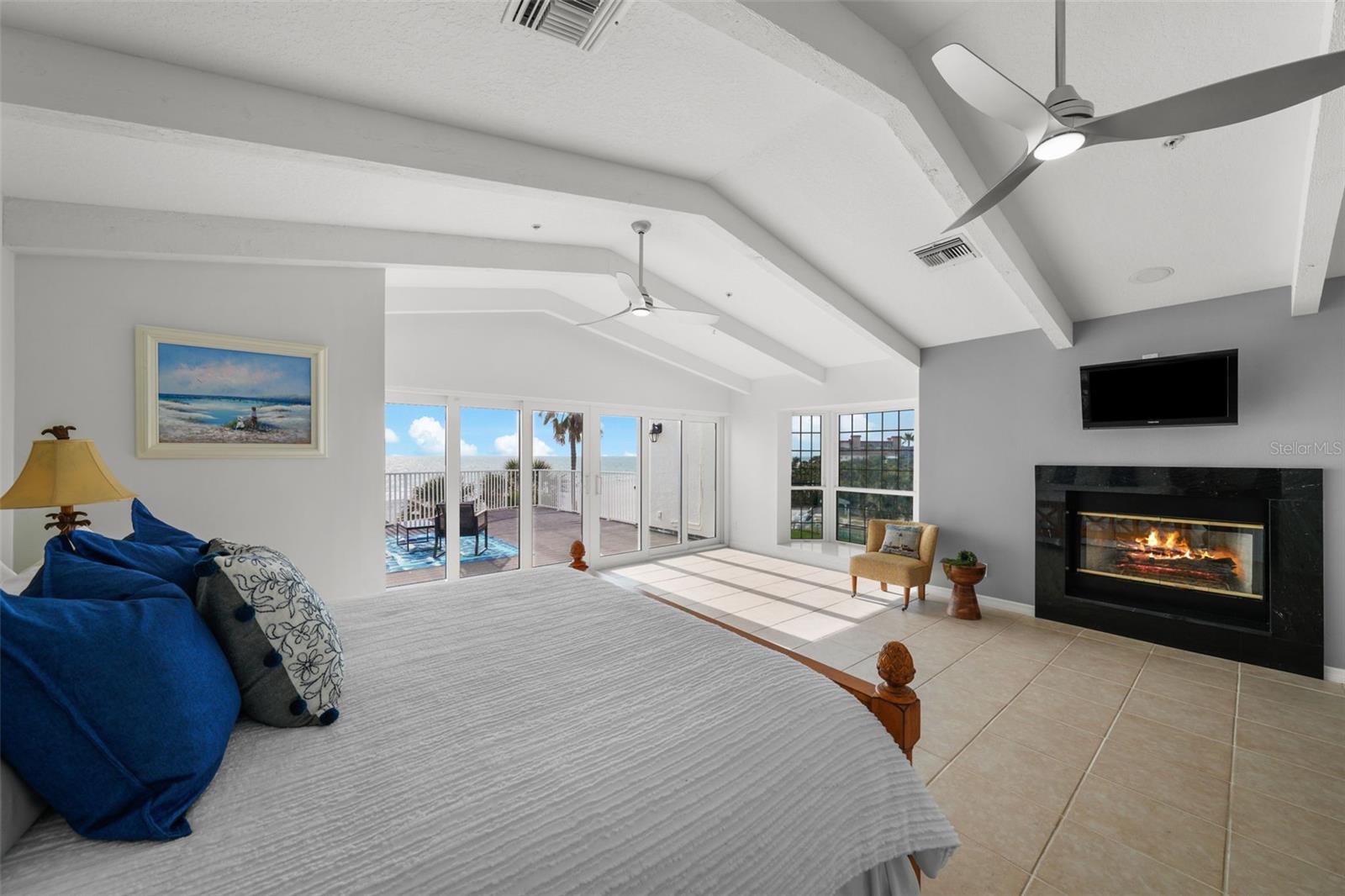 Image 48 of 89 For 17960 Gulf Boulevard 225