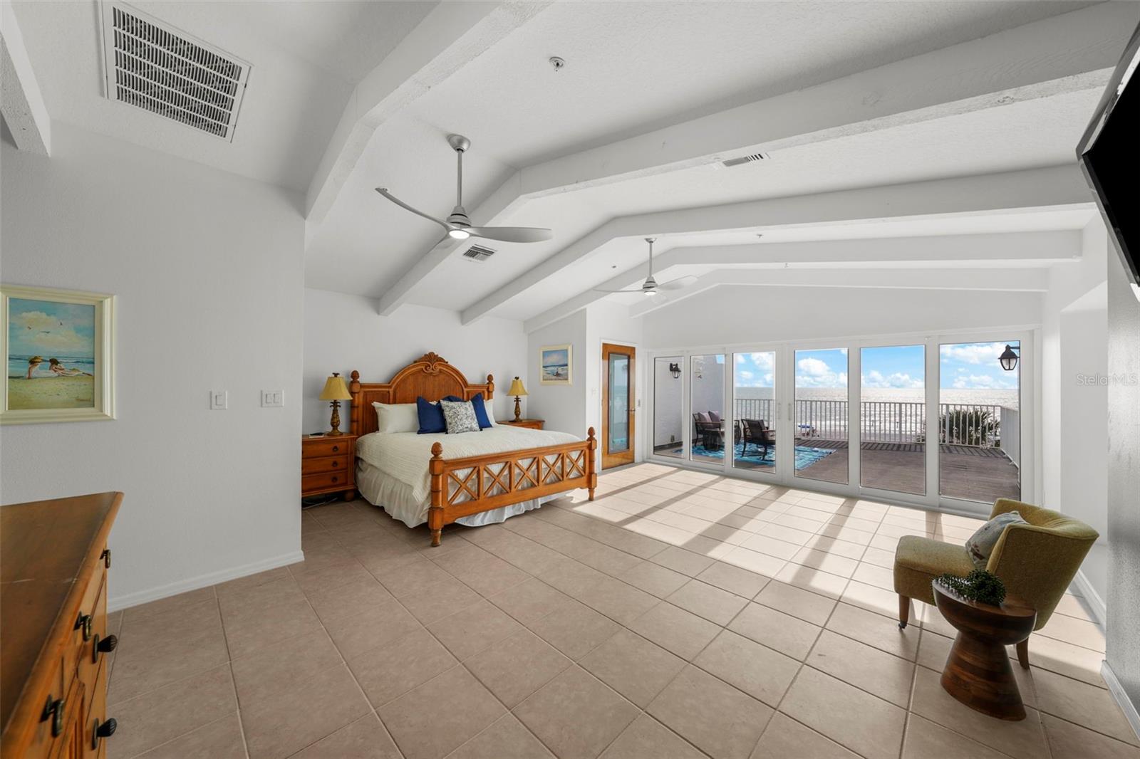 Image 50 of 89 For 17960 Gulf Boulevard 225