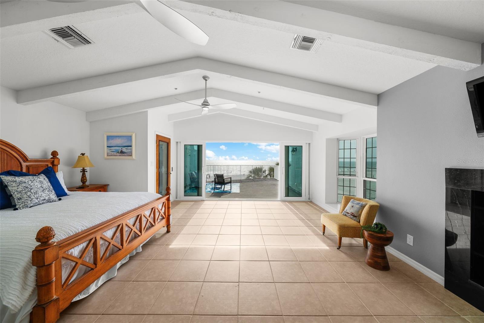 Image 51 of 89 For 17960 Gulf Boulevard 225