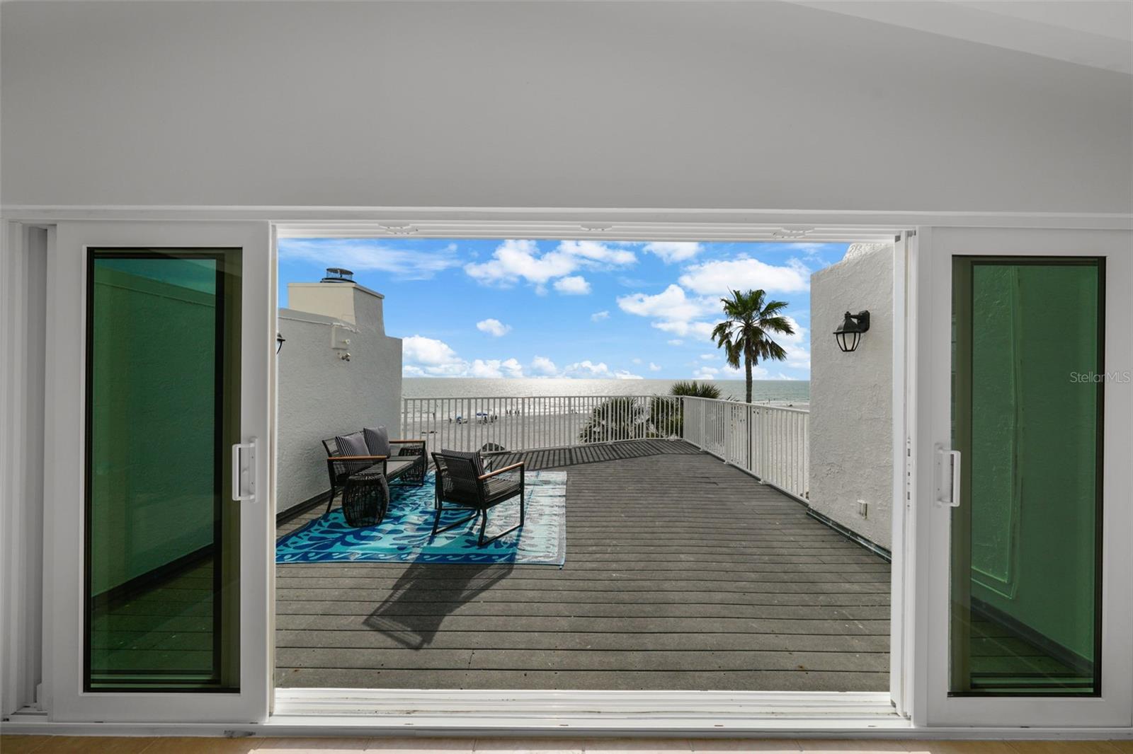 Image 52 of 89 For 17960 Gulf Boulevard 225