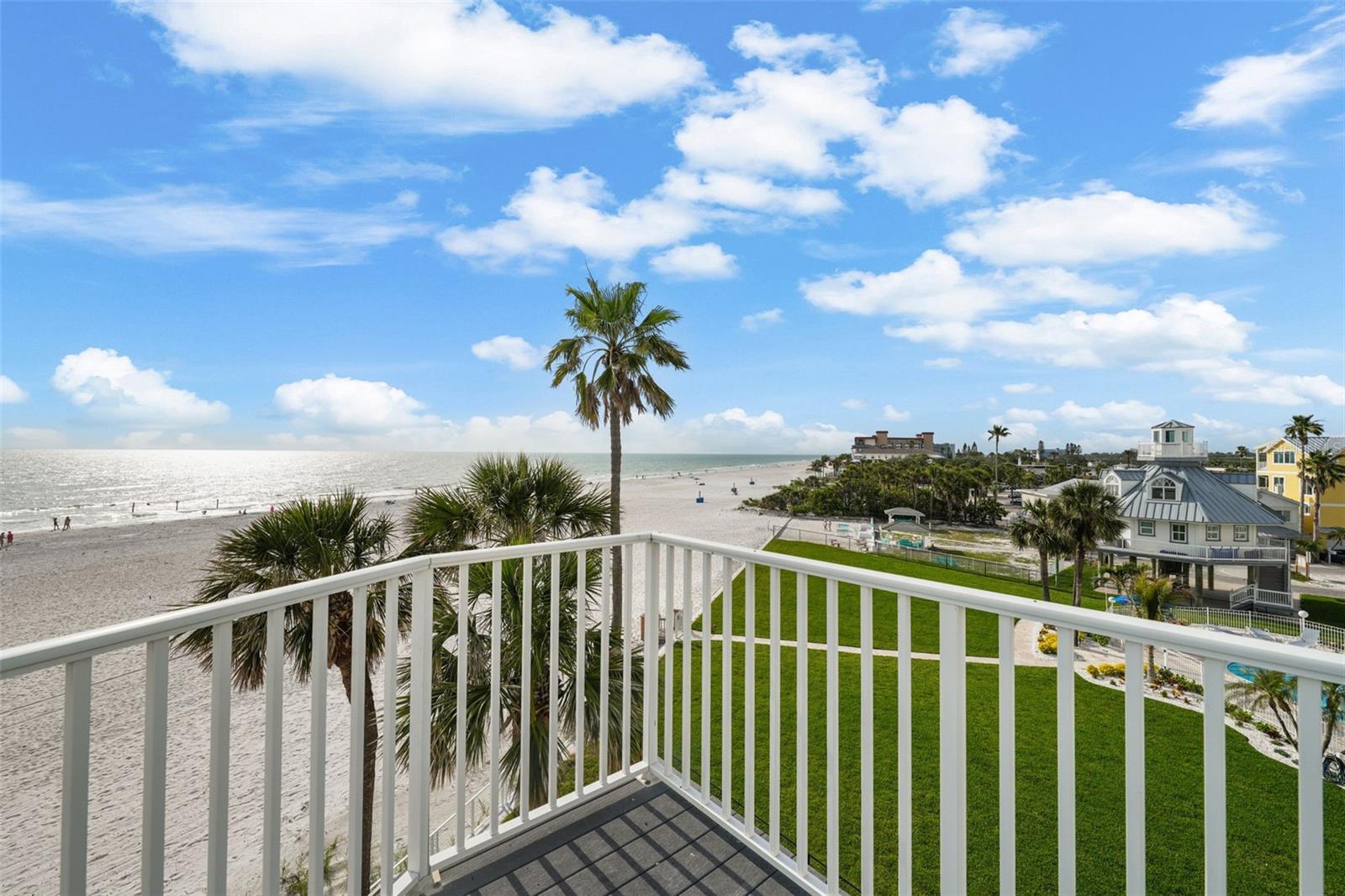 Image 58 of 89 For 17960 Gulf Boulevard 225