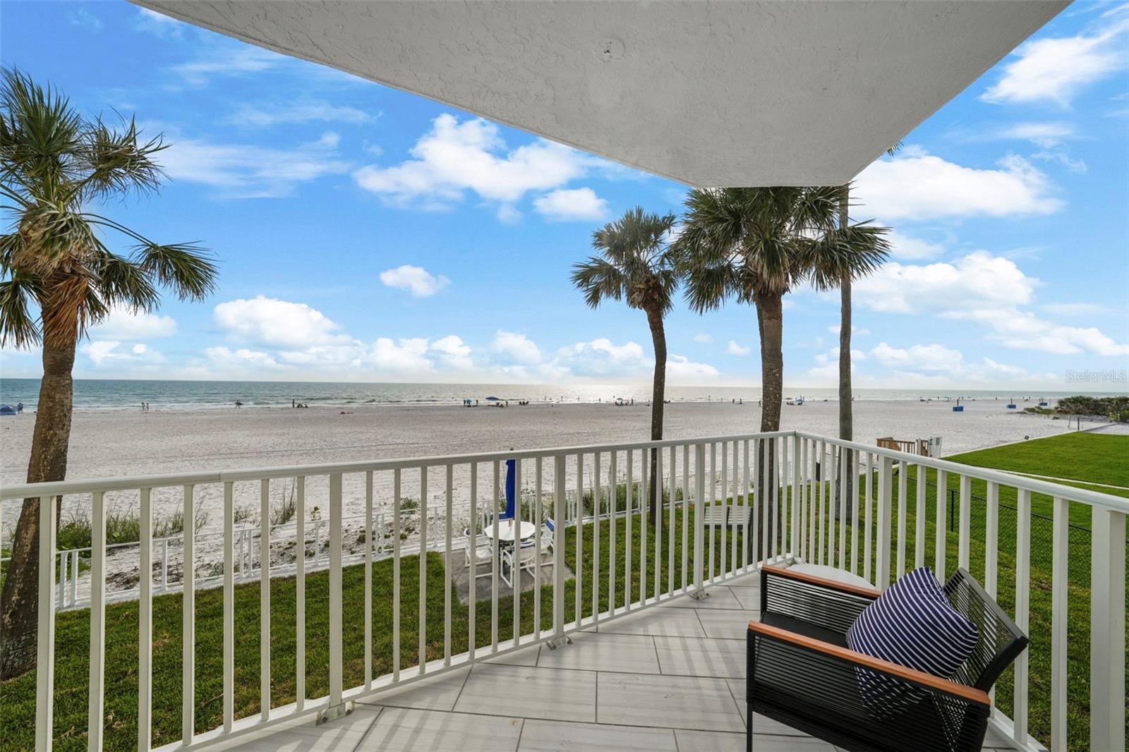 Image 6 of 89 For 17960 Gulf Boulevard 225
