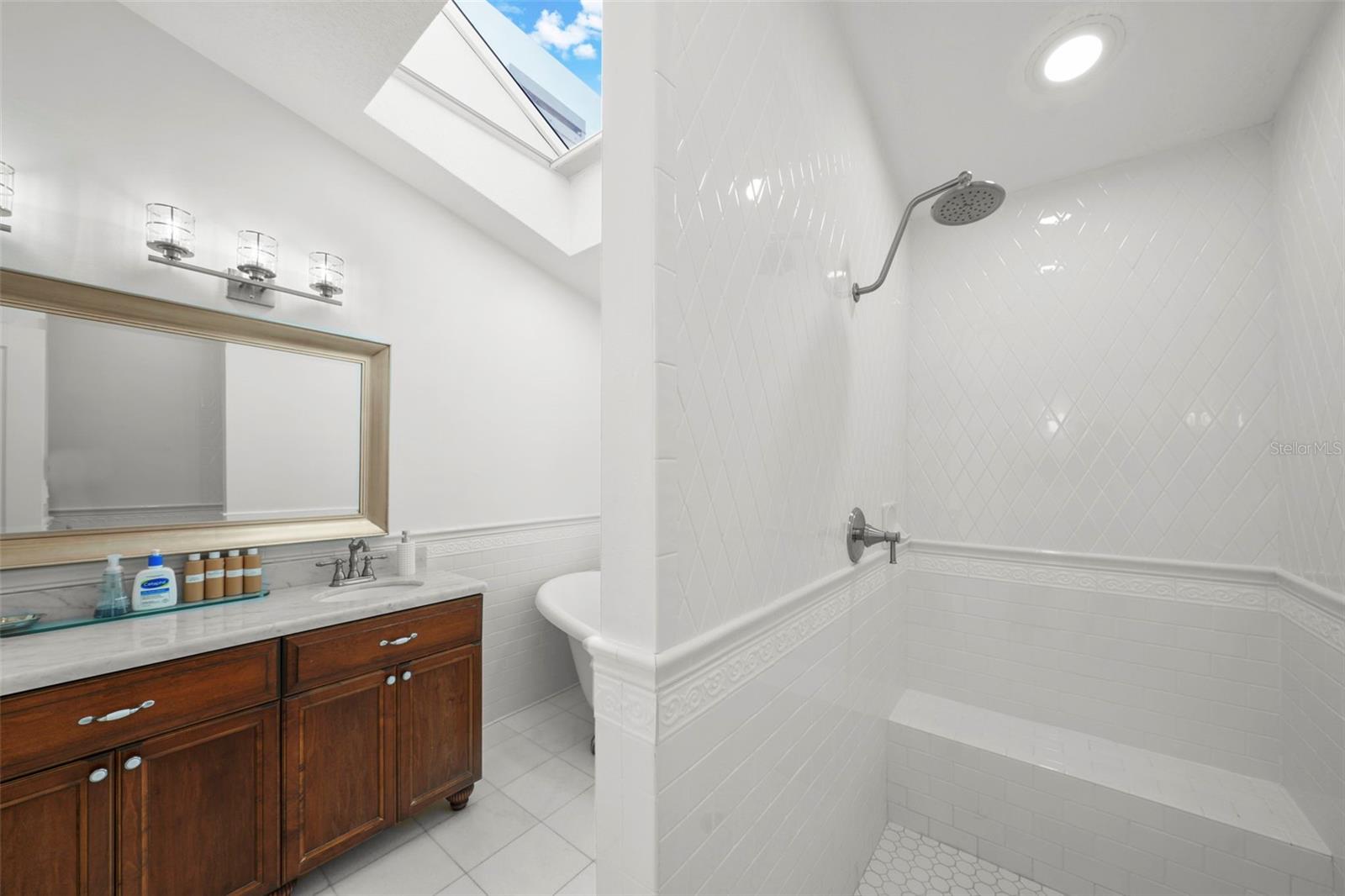 Image 64 of 89 For 17960 Gulf Boulevard 225