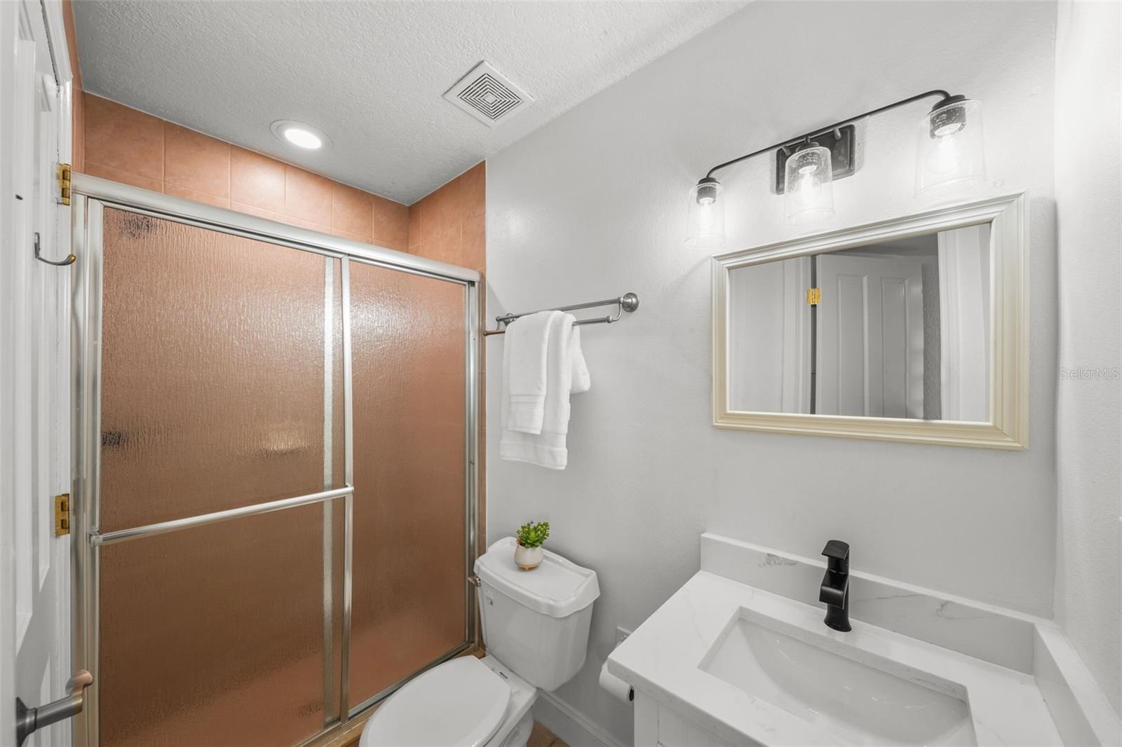 Image 67 of 89 For 17960 Gulf Boulevard 225