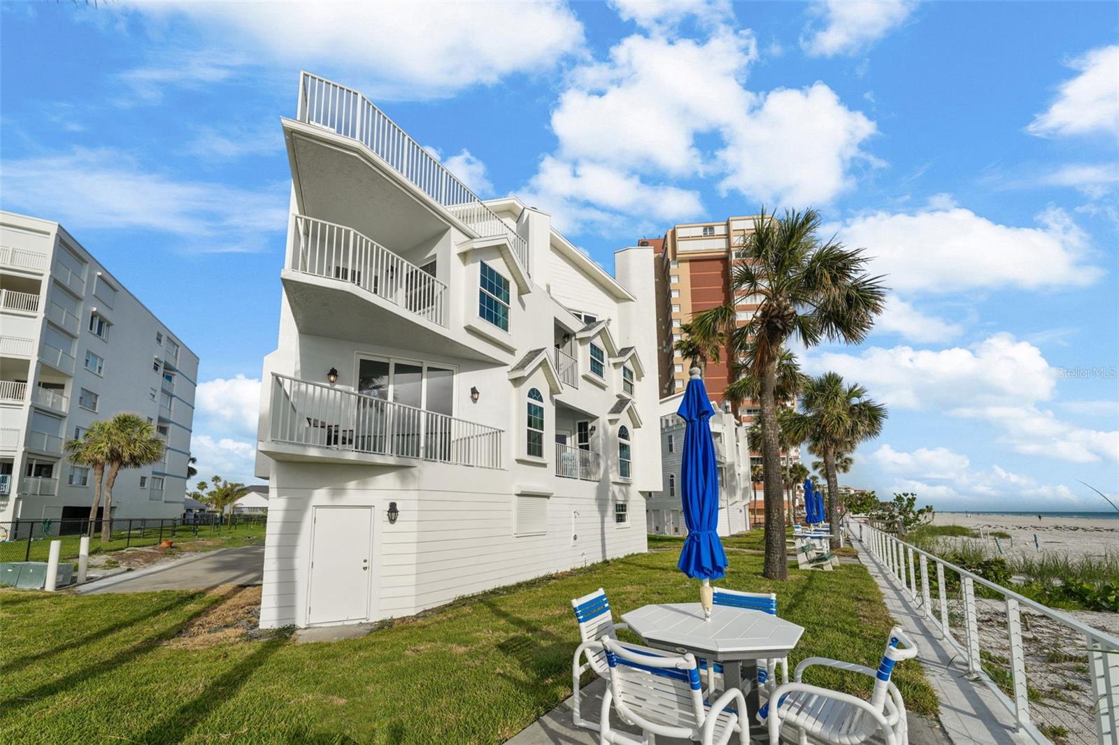 Image 73 of 89 For 17960 Gulf Boulevard 225