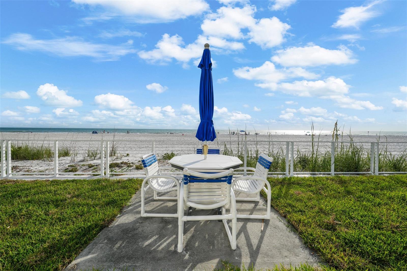 Image 75 of 89 For 17960 Gulf Boulevard 225