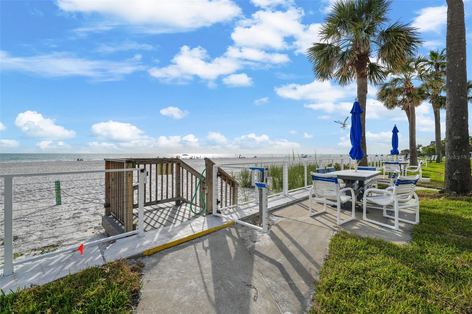 Image 76 of 89 For 17960 Gulf Boulevard 225