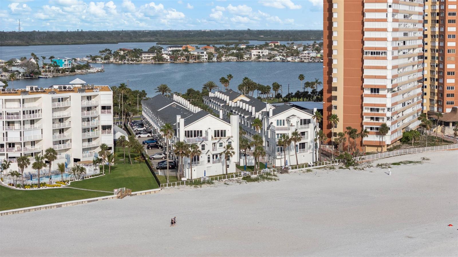 Image 78 of 89 For 17960 Gulf Boulevard 225