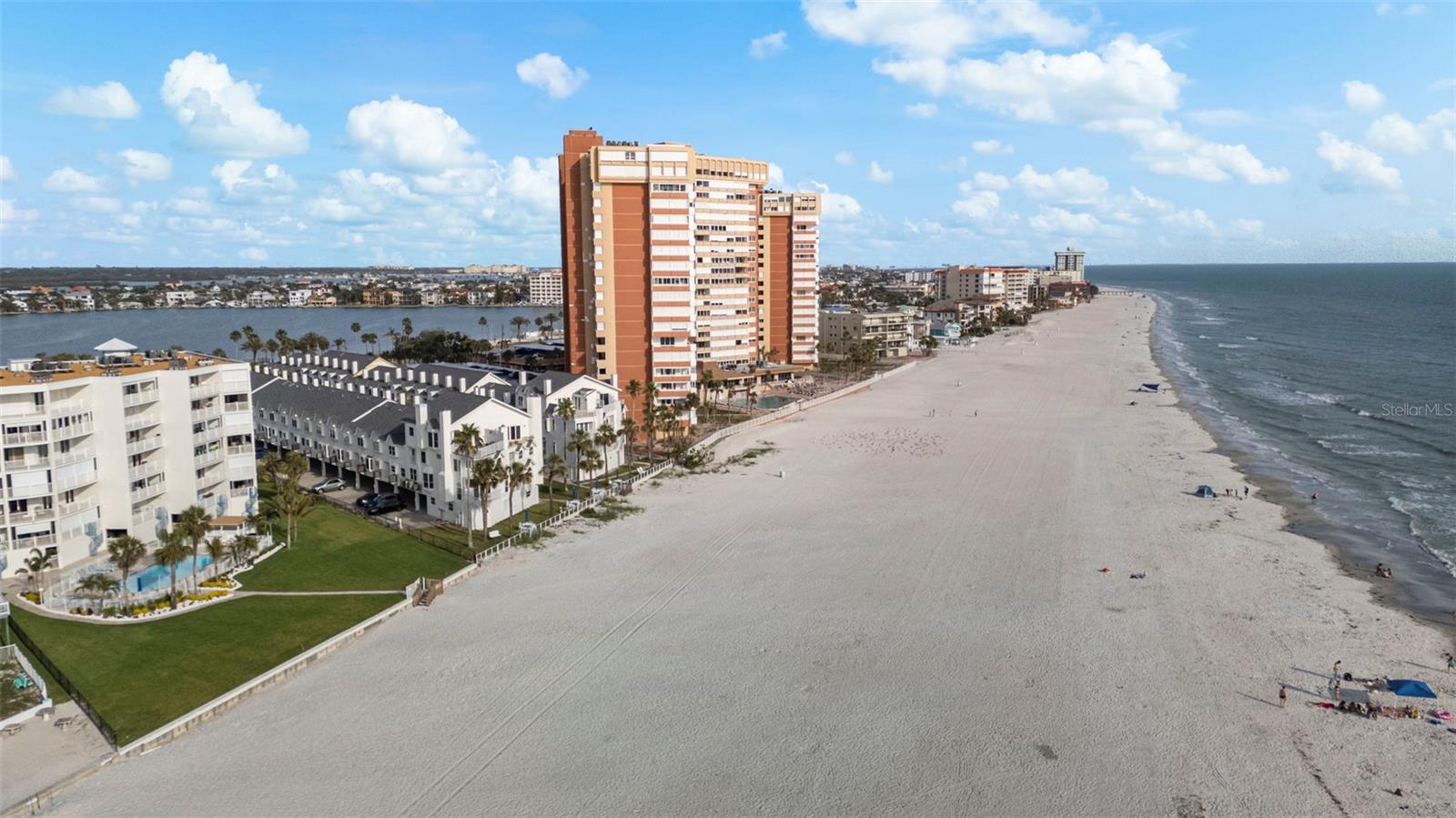 Image 80 of 89 For 17960 Gulf Boulevard 225