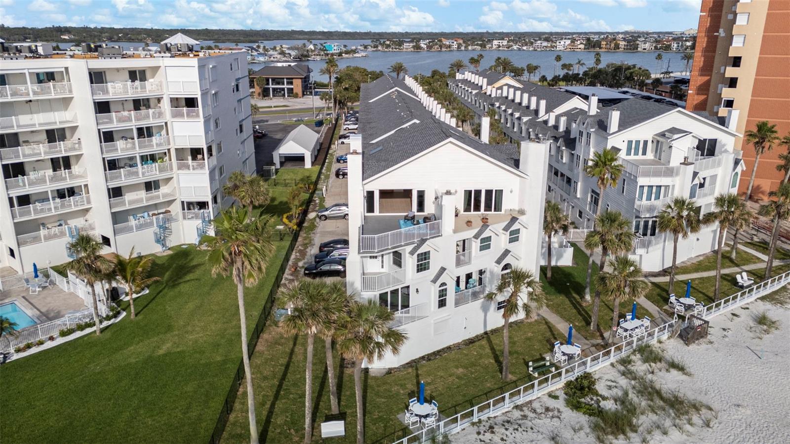 Image 82 of 89 For 17960 Gulf Boulevard 225