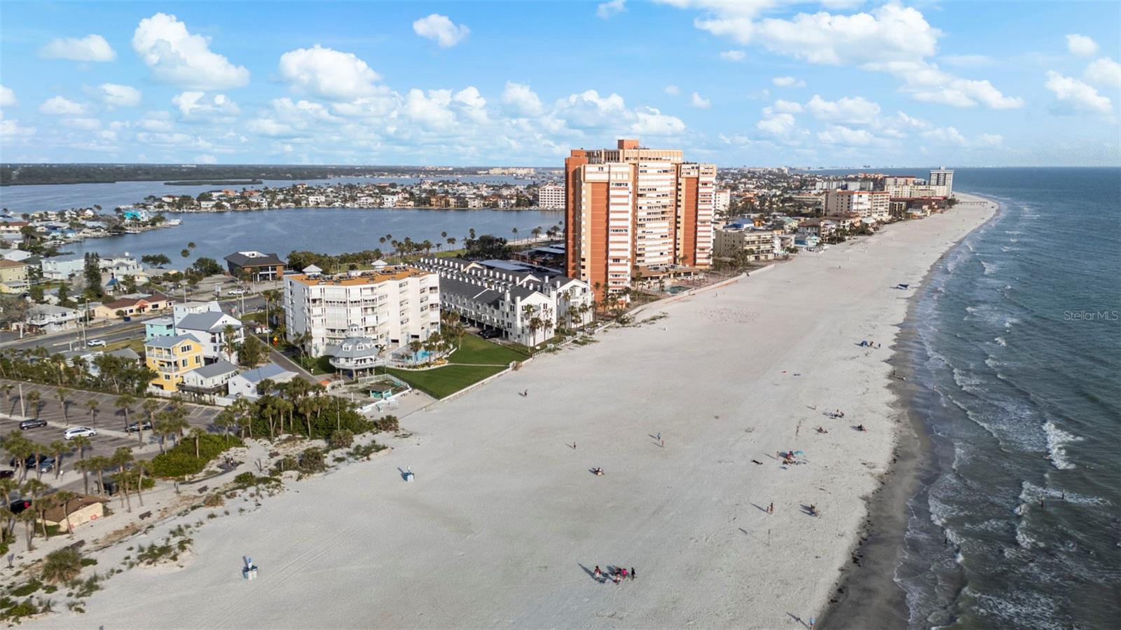 Image 87 of 89 For 17960 Gulf Boulevard 225