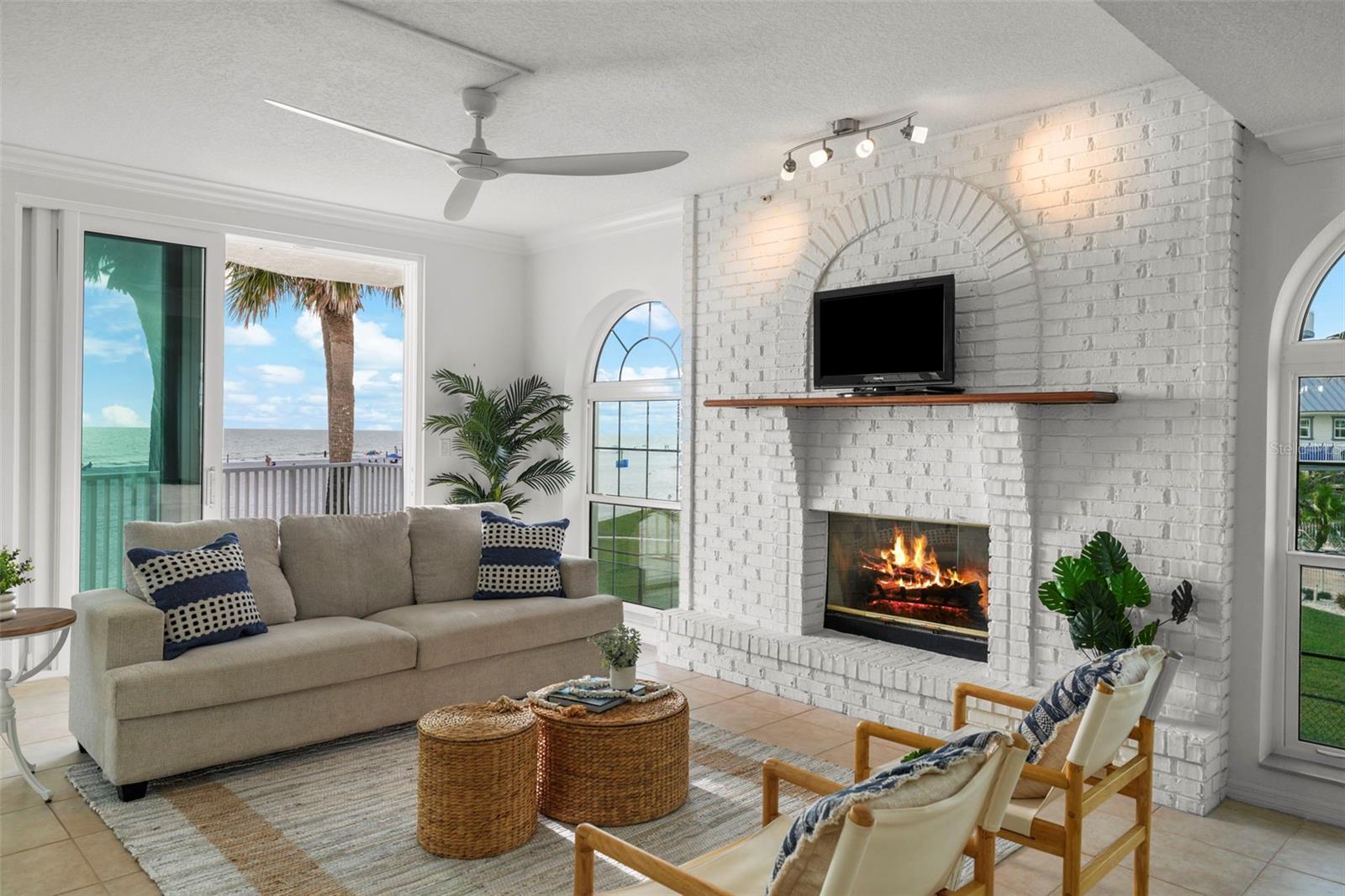 Image 9 of 89 For 17960 Gulf Boulevard 225