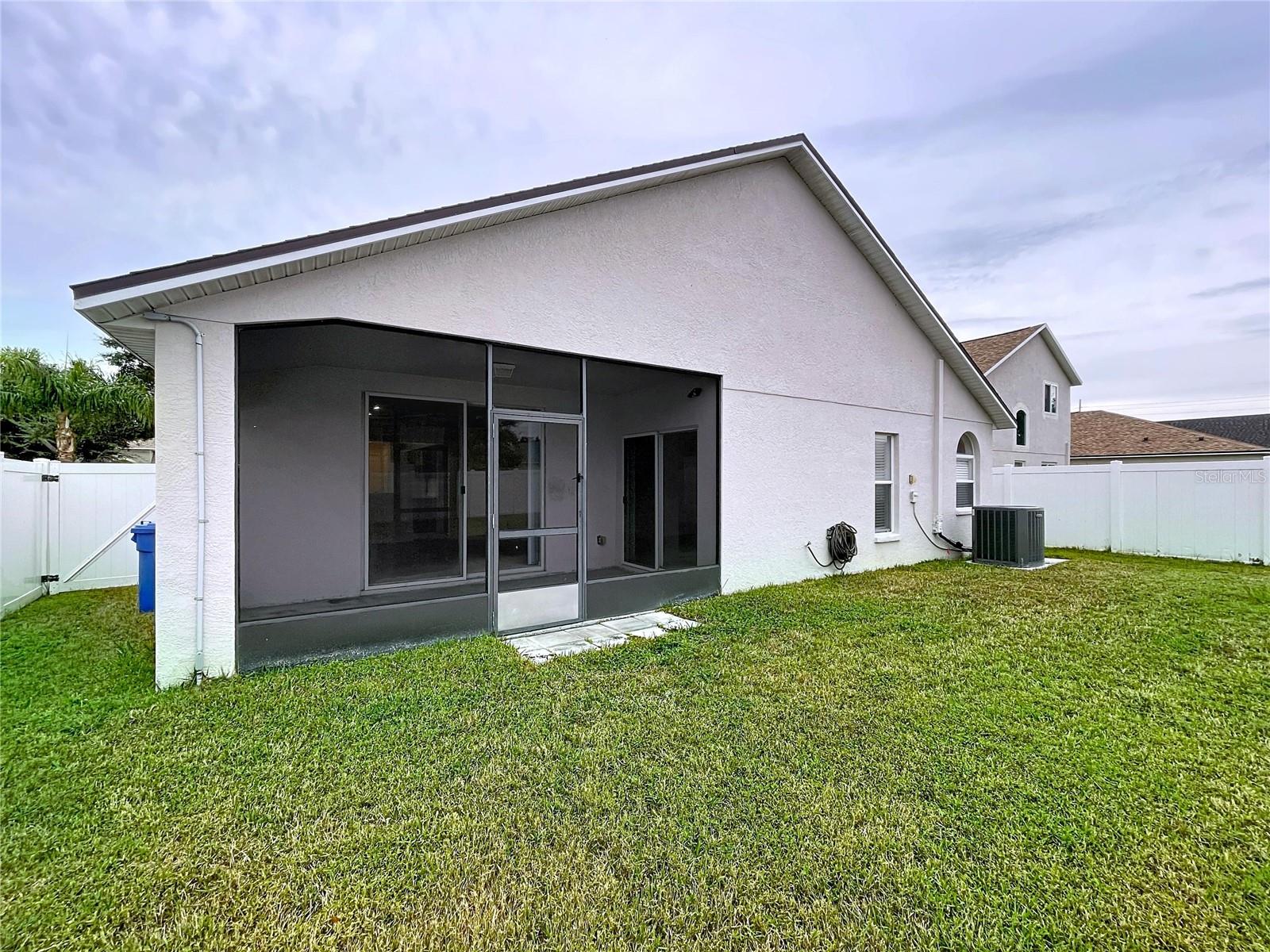 Image 27 of 40 For 8527 Carriage Pointe Drive