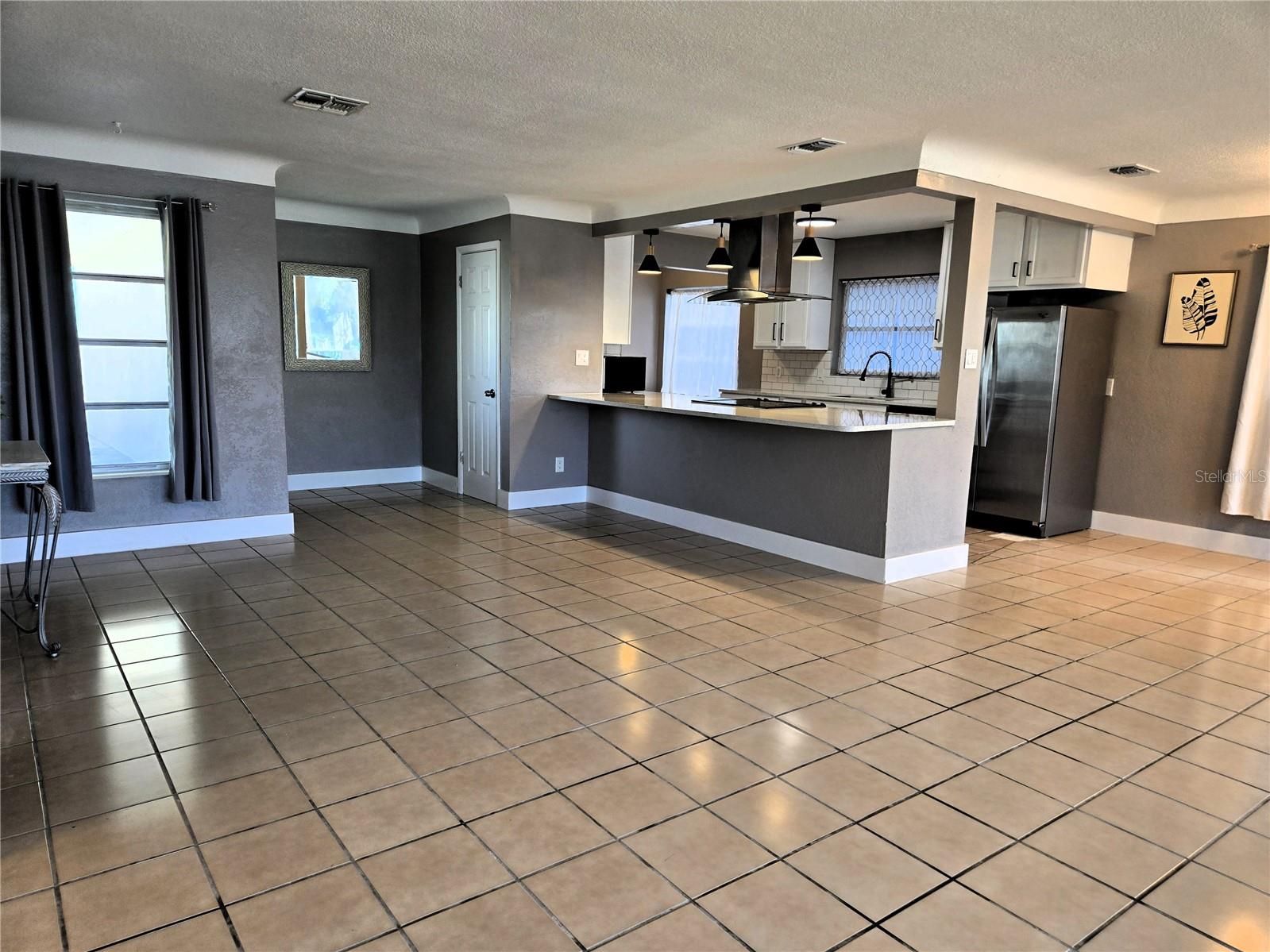 Image 3 of 65 For 530 Lillian Drive