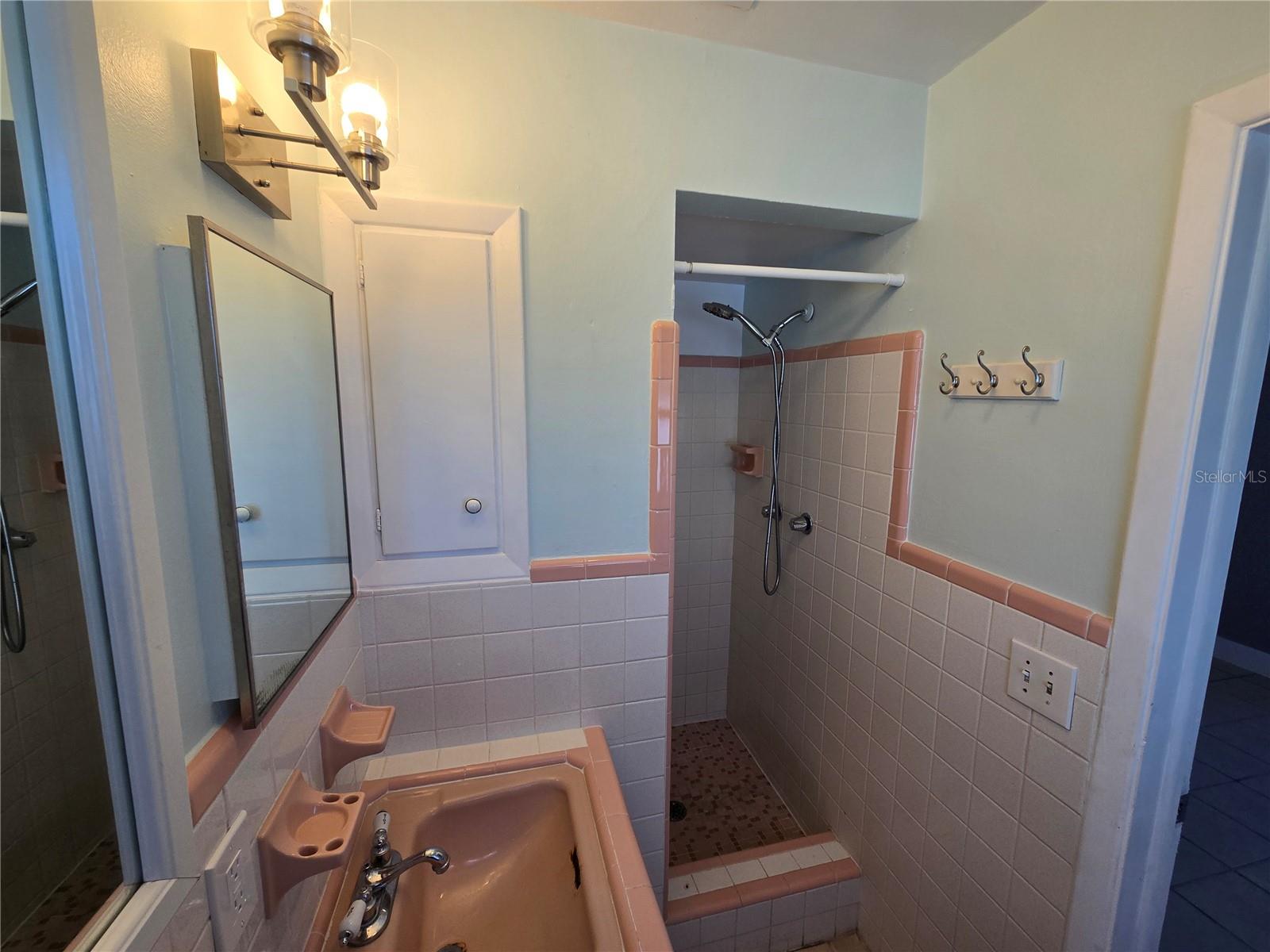 Image 38 of 65 For 530 Lillian Drive