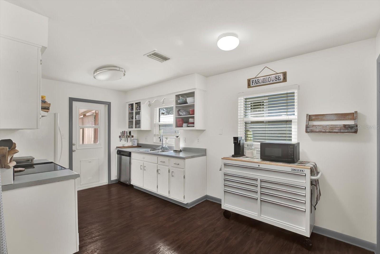 Image 9 of 24 For 2806 Wallace Avenue