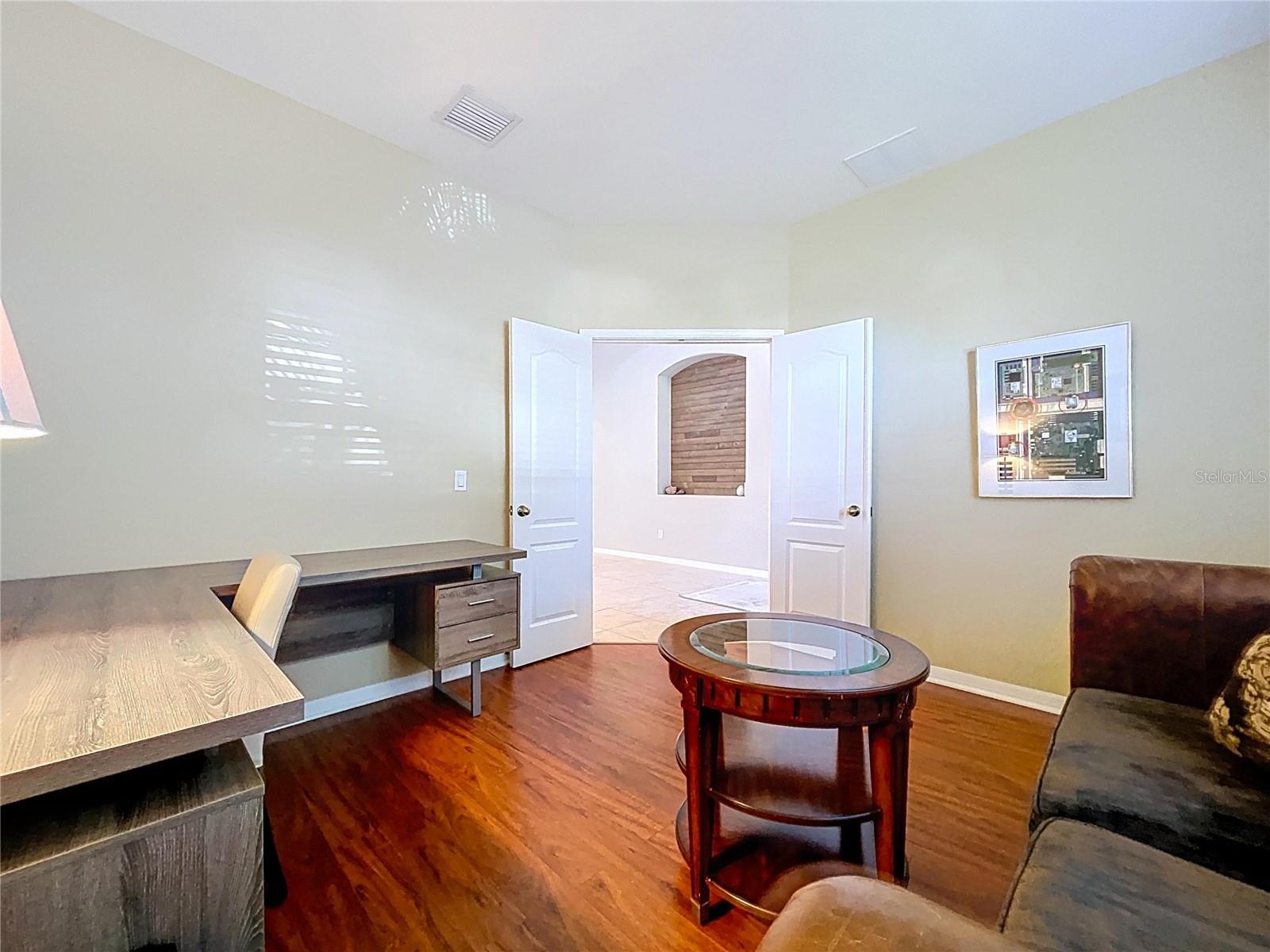 Image 13 of 71 For 8501 White Poplar Drive