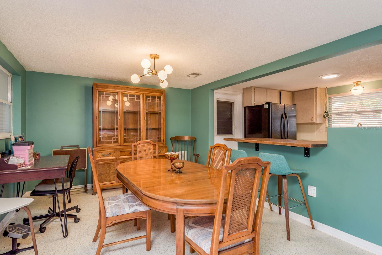 Image 12 of 45 For 10120 Willow Drive