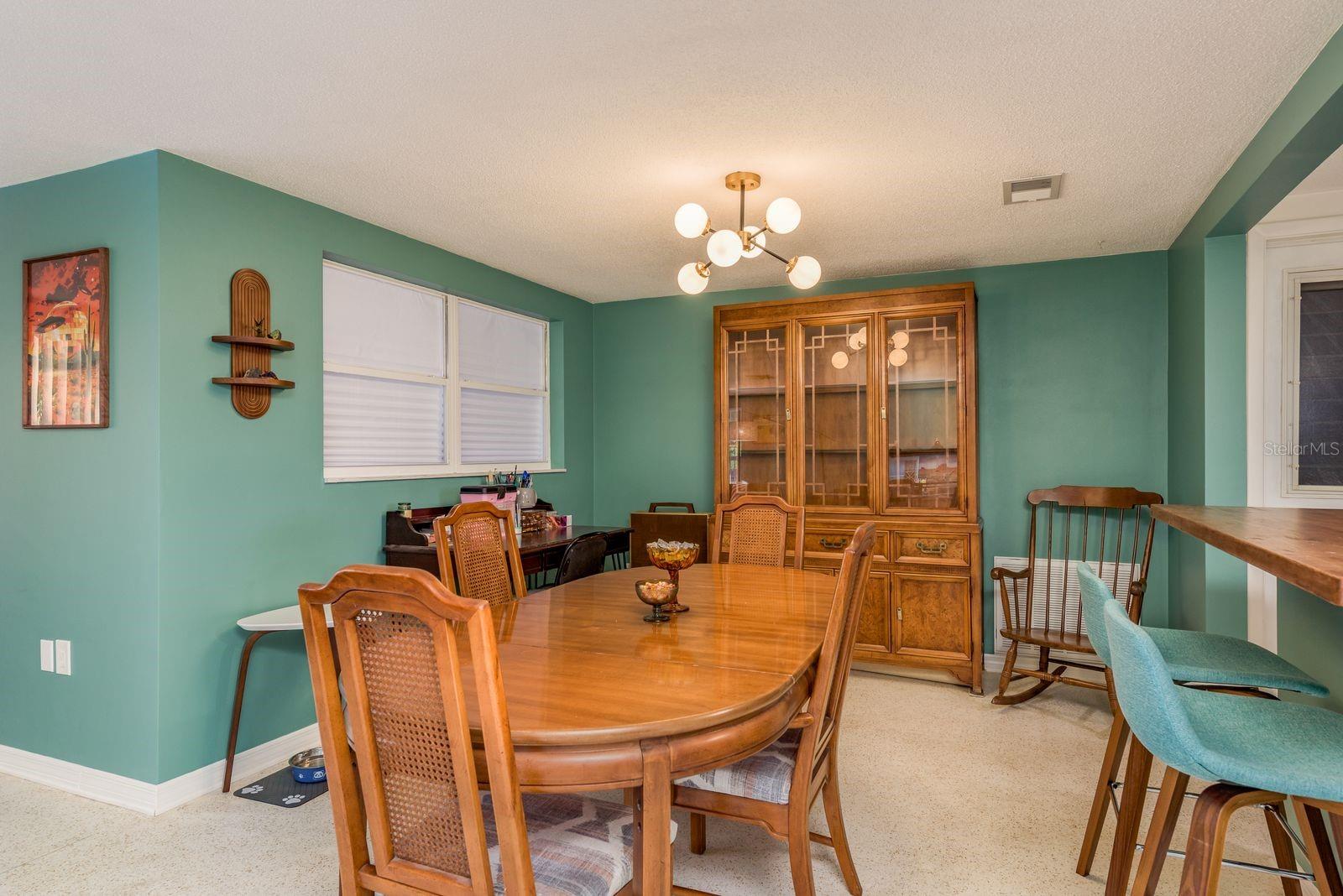 Image 13 of 45 For 10120 Willow Drive