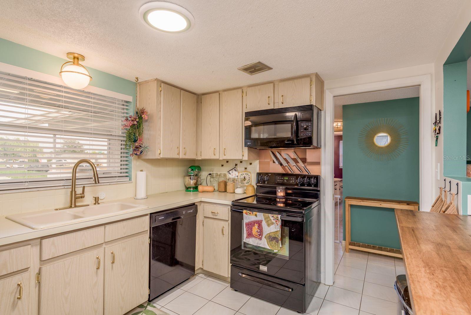 Image 15 of 45 For 10120 Willow Drive