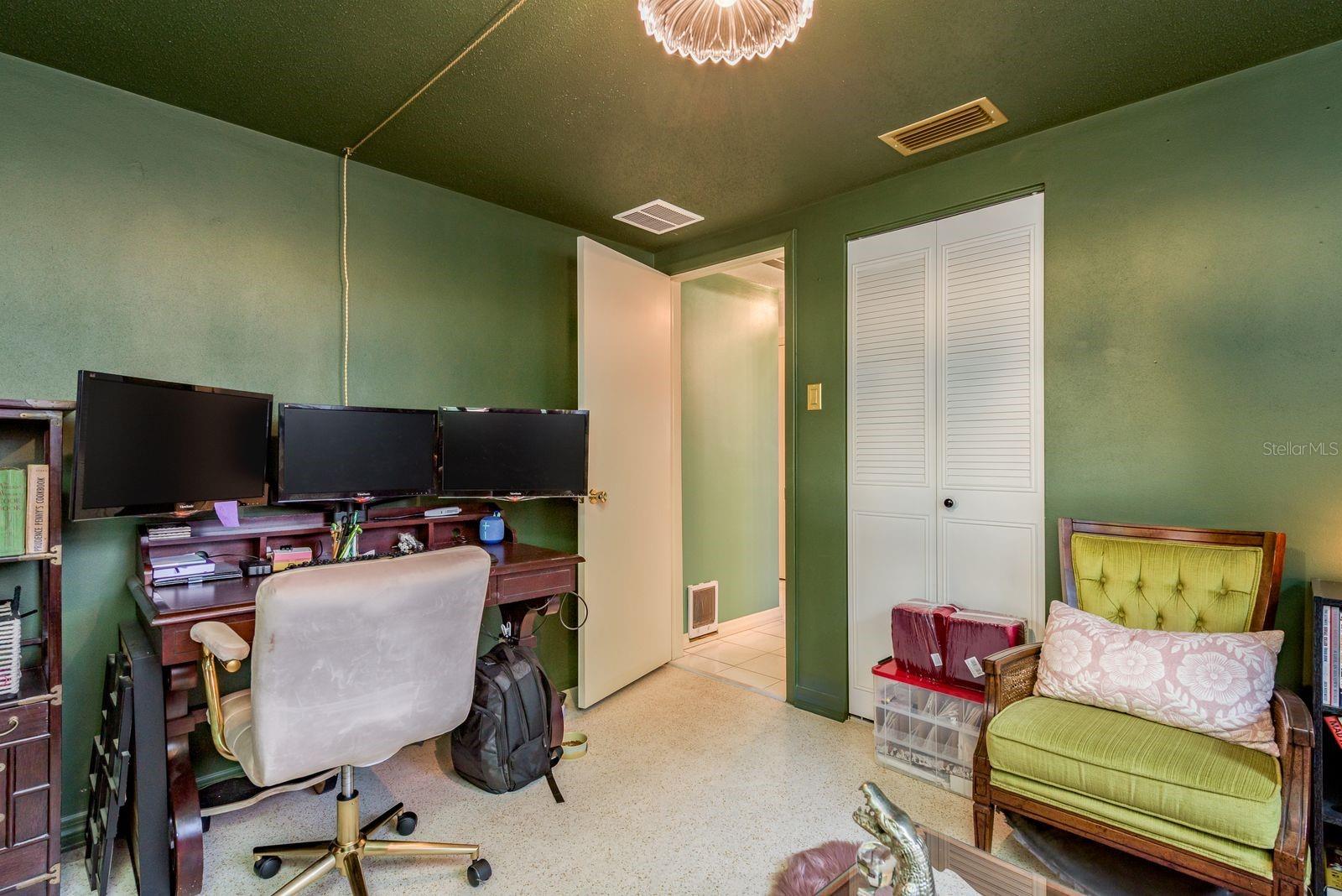 Image 22 of 45 For 10120 Willow Drive