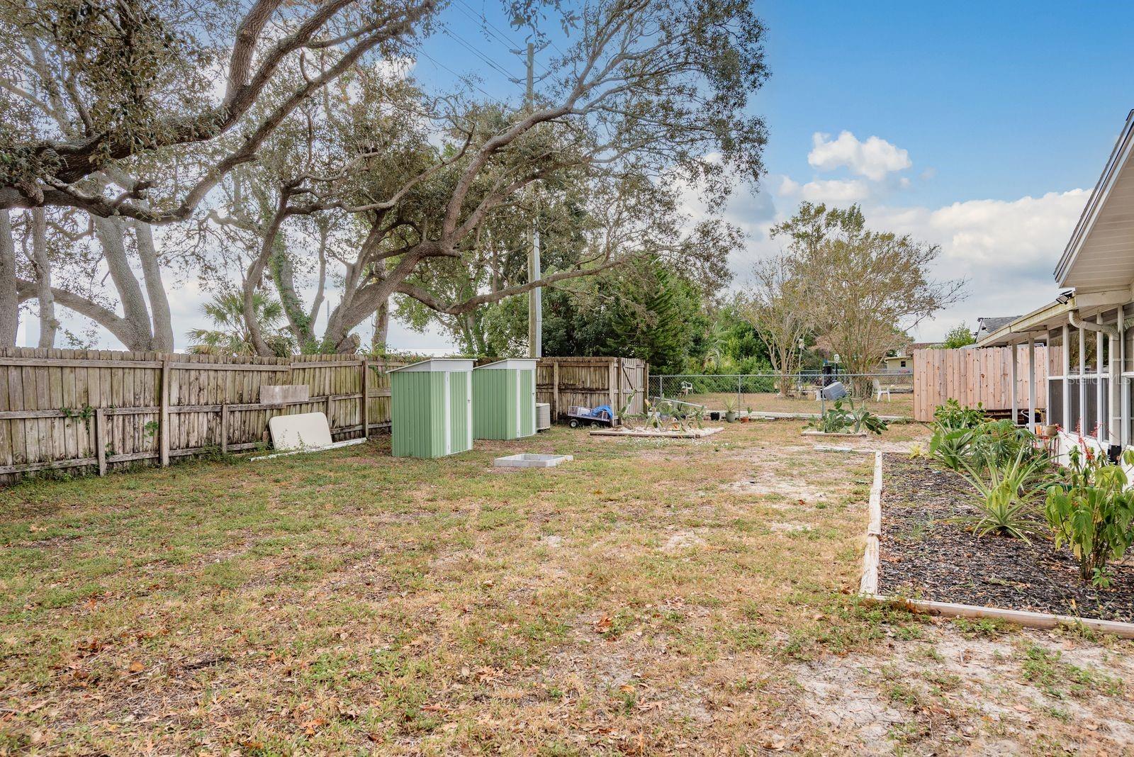 Image 35 of 45 For 10120 Willow Drive