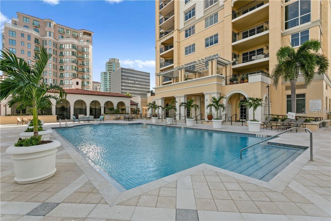 Listing photo id 18 for 300 Beach Drive Ne 1604