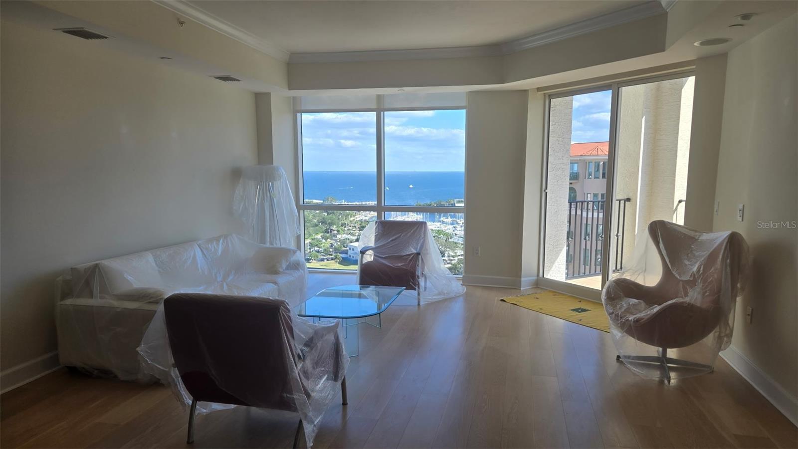 Listing photo id 4 for 300 Beach Drive Ne 1604