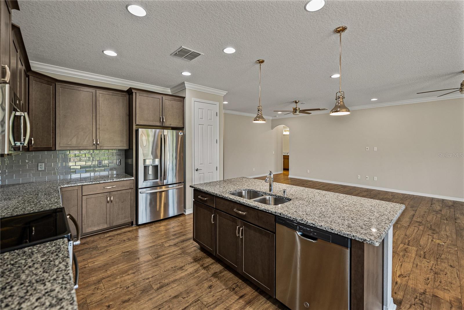 Image 18 of 77 For 19493 Leonard Road