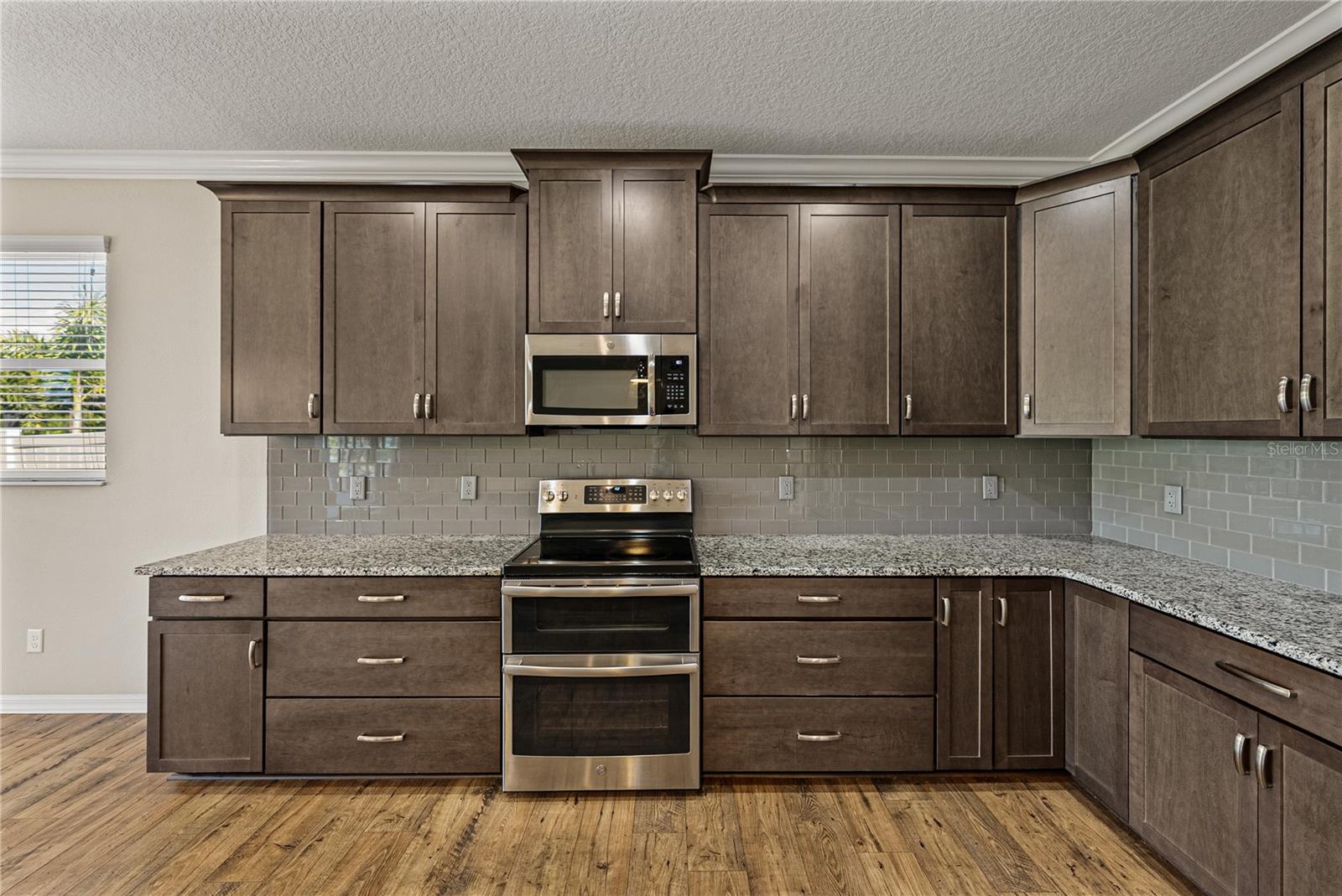 Image 21 of 77 For 19493 Leonard Road