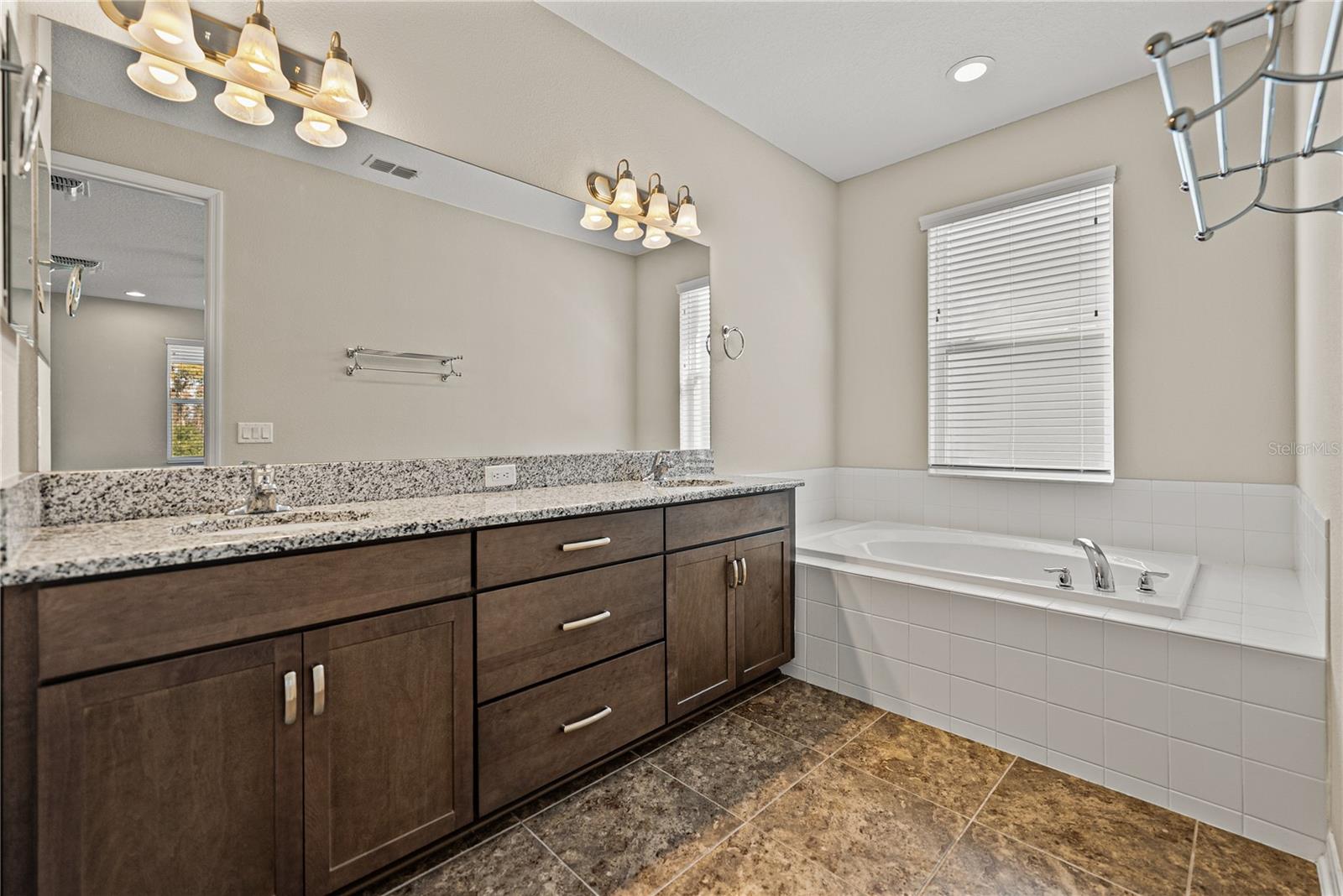 Image 28 of 77 For 19493 Leonard Road