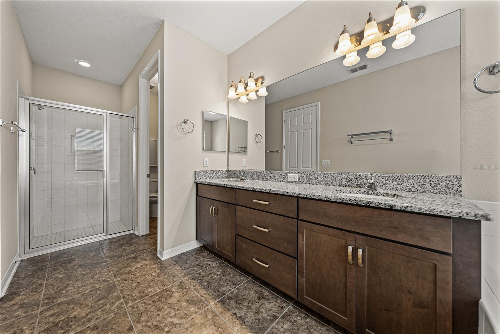 Image 29 of 77 For 19493 Leonard Road