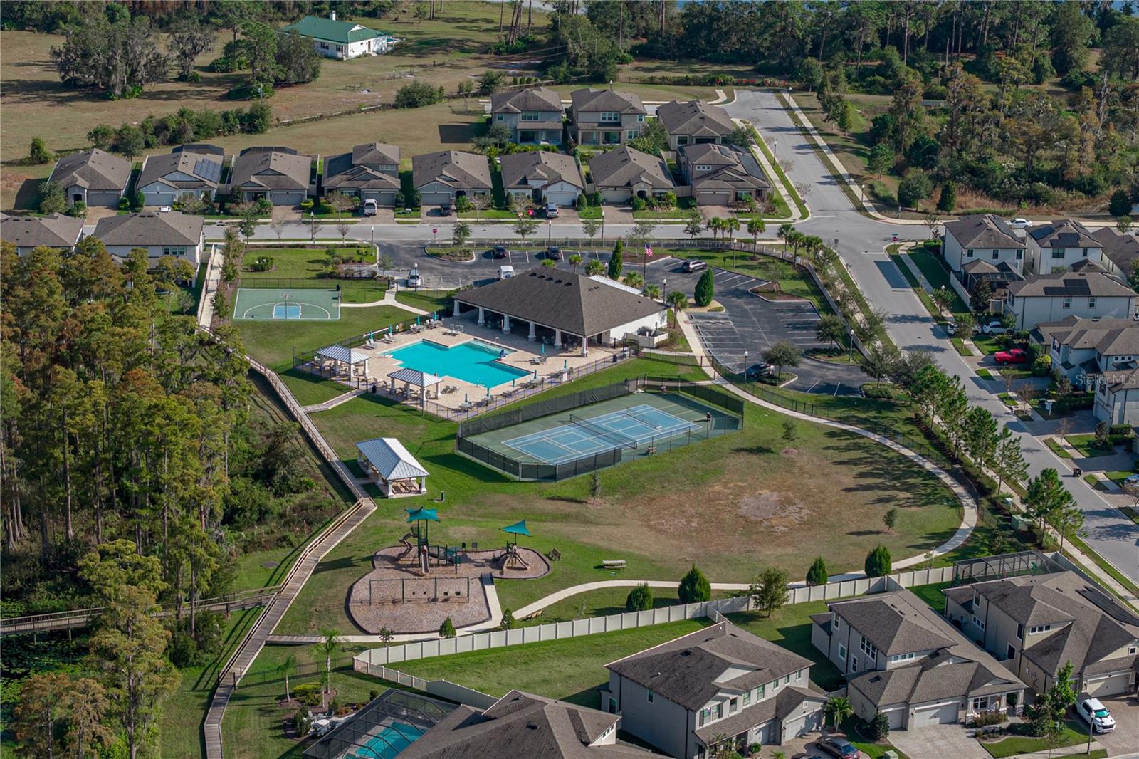 Image 70 of 77 For 19493 Leonard Road