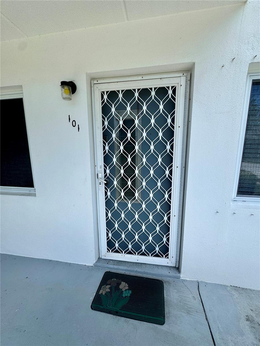 Image 3 of 31 For 11201 80th Avenue 101