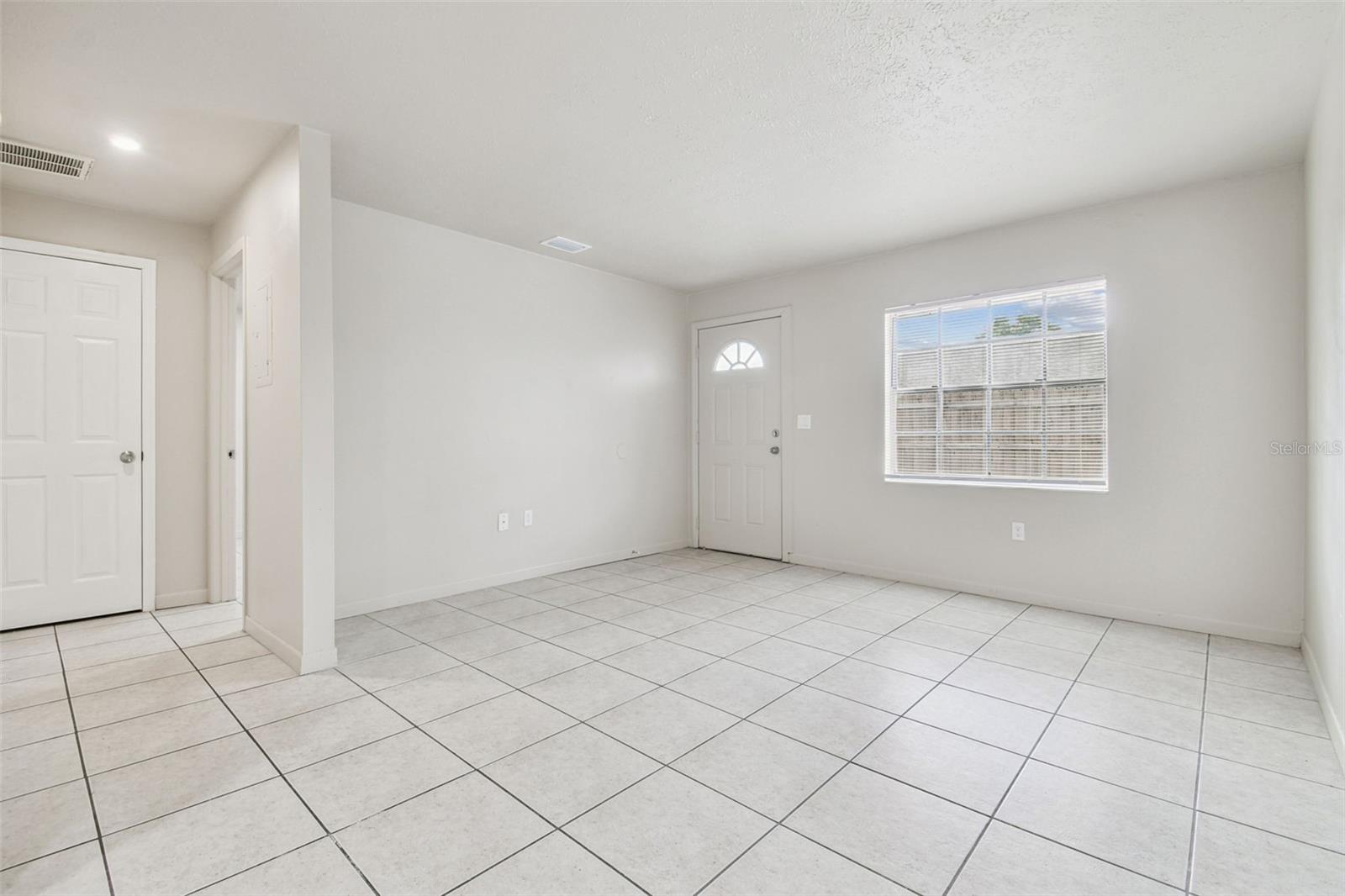 Image 4 of 16 For 923 Lotus Avenue