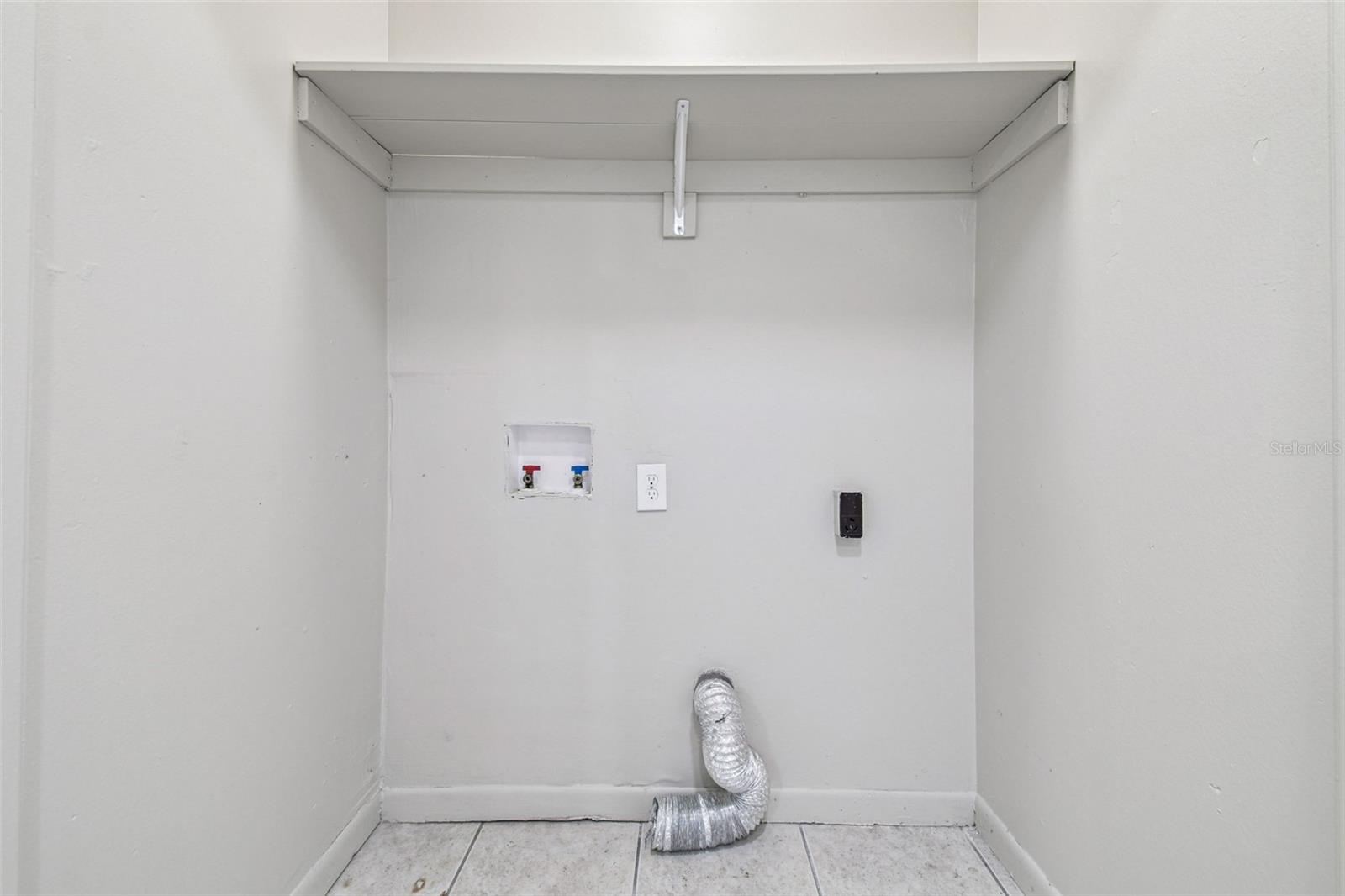 Image 8 of 16 For 923 Lotus Avenue