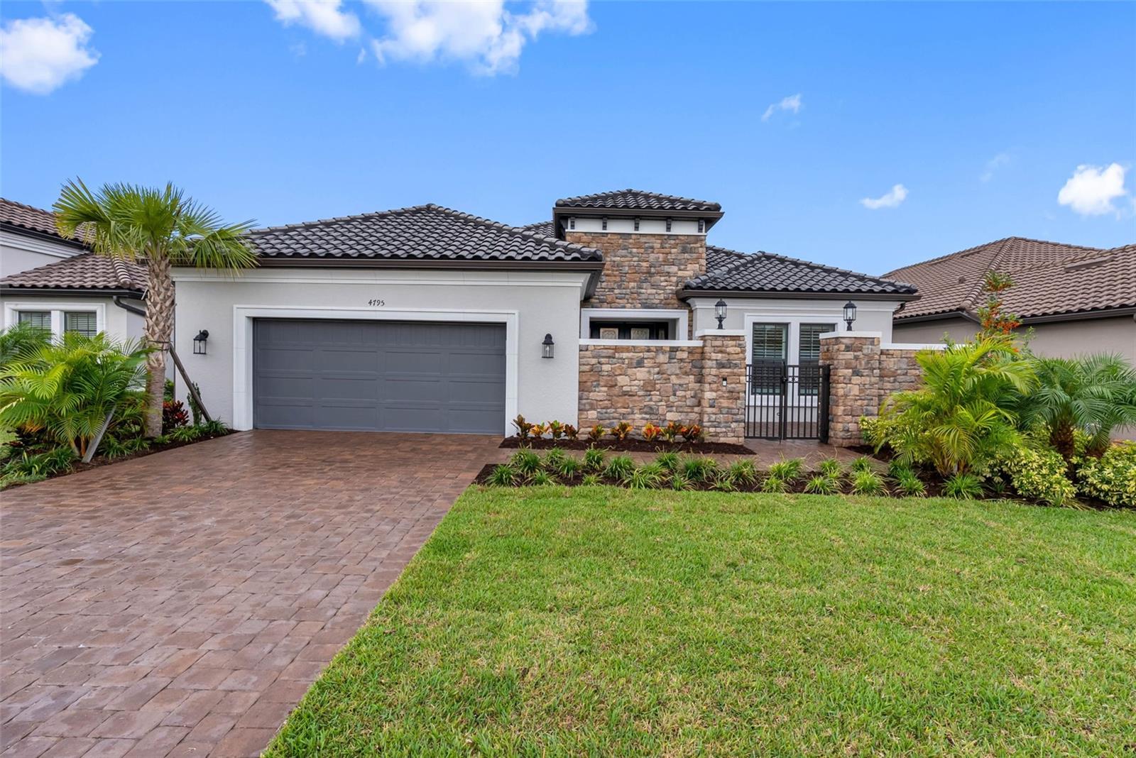 Image 38 of 50 For 4795 Freccia Loop