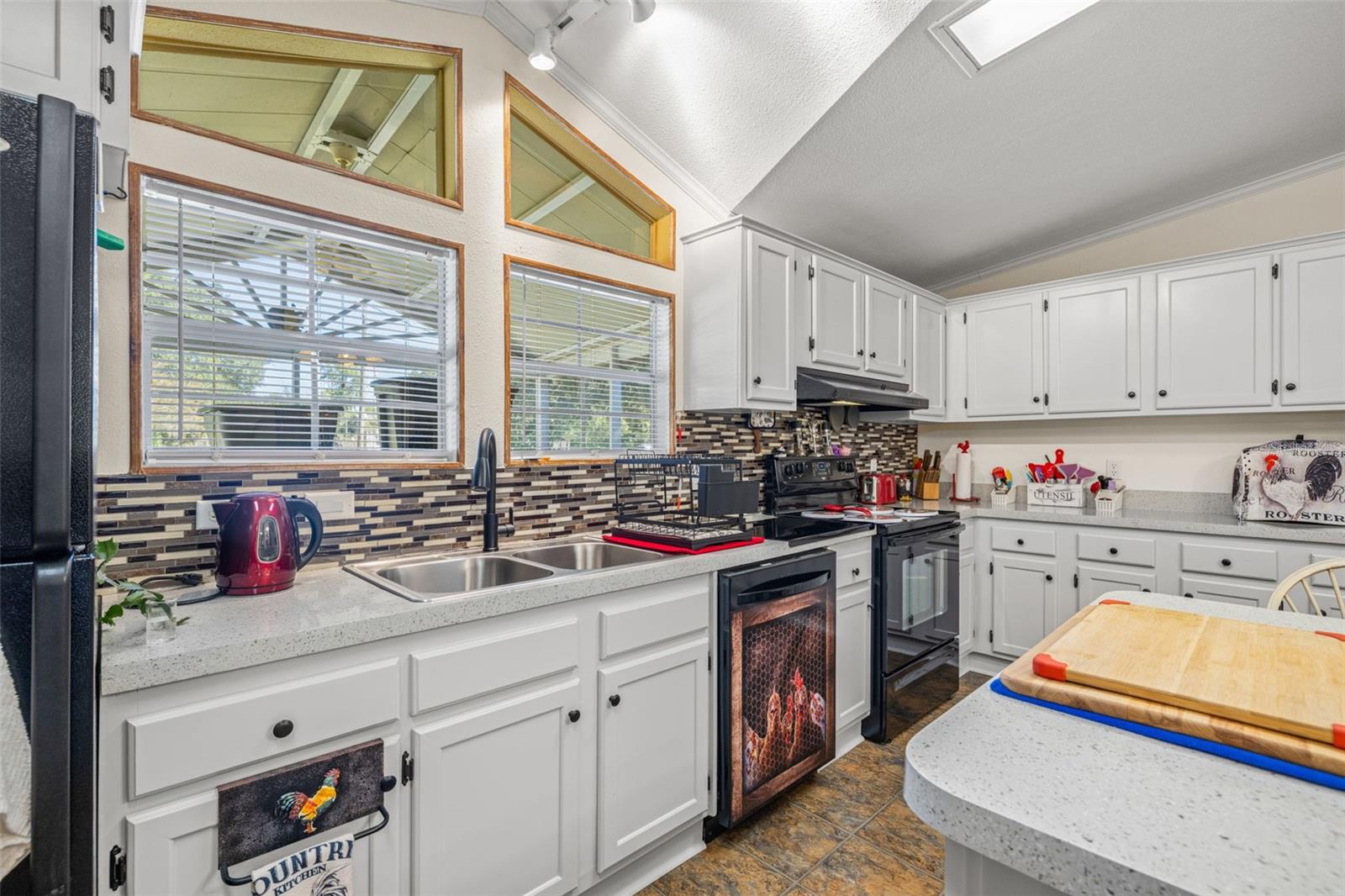 Image 16 of 50 For 714 Burning Arrow Place