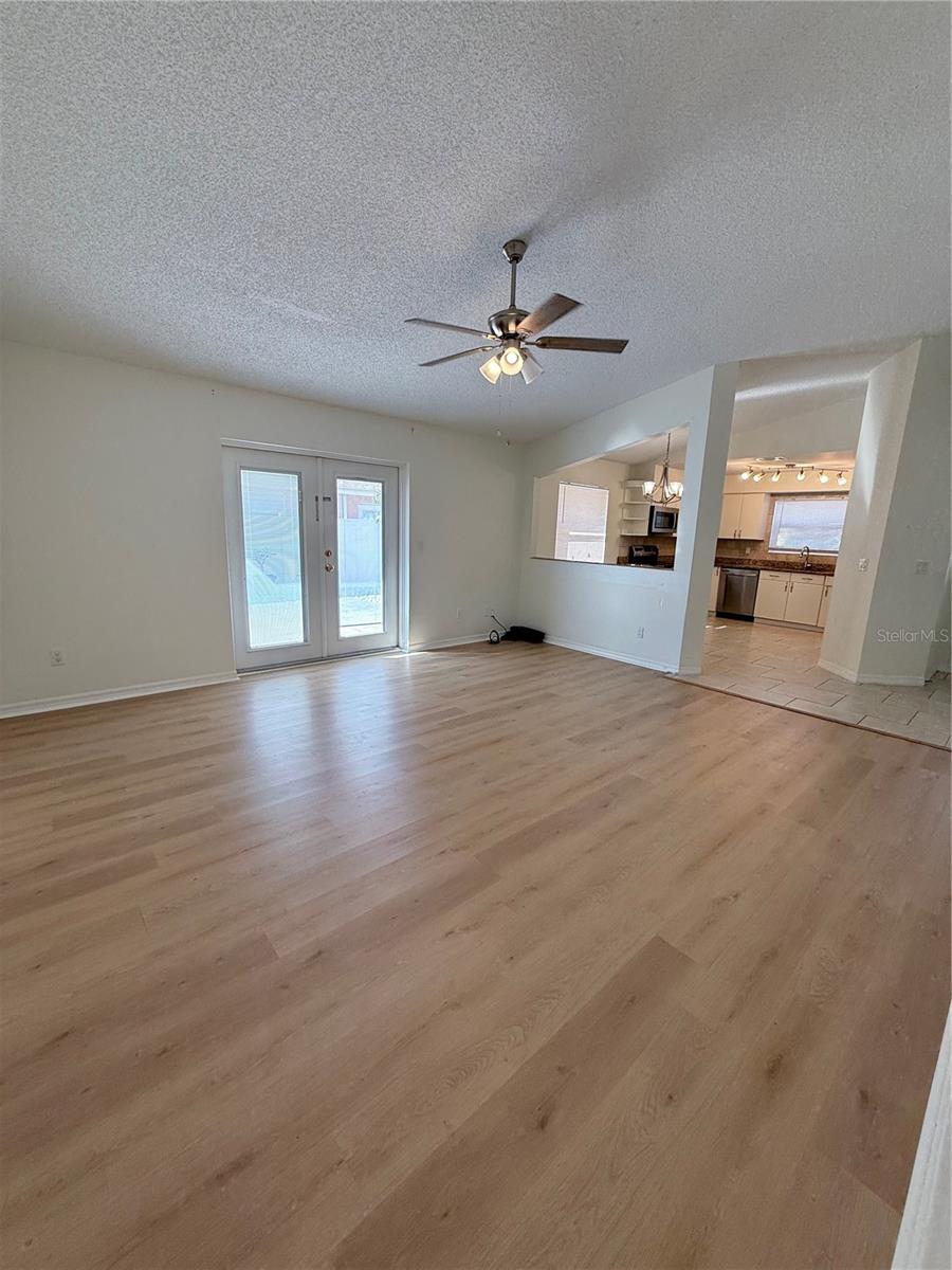 Image 10 of 28 For 8813 Magnolia Court