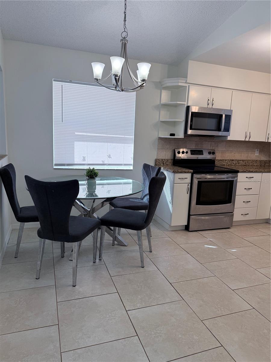 Image 14 of 28 For 8813 Magnolia Court