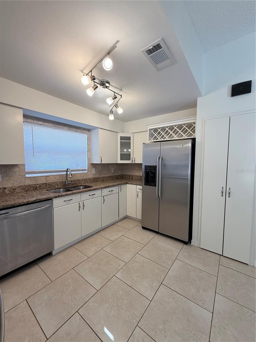 Image 15 of 28 For 8813 Magnolia Court