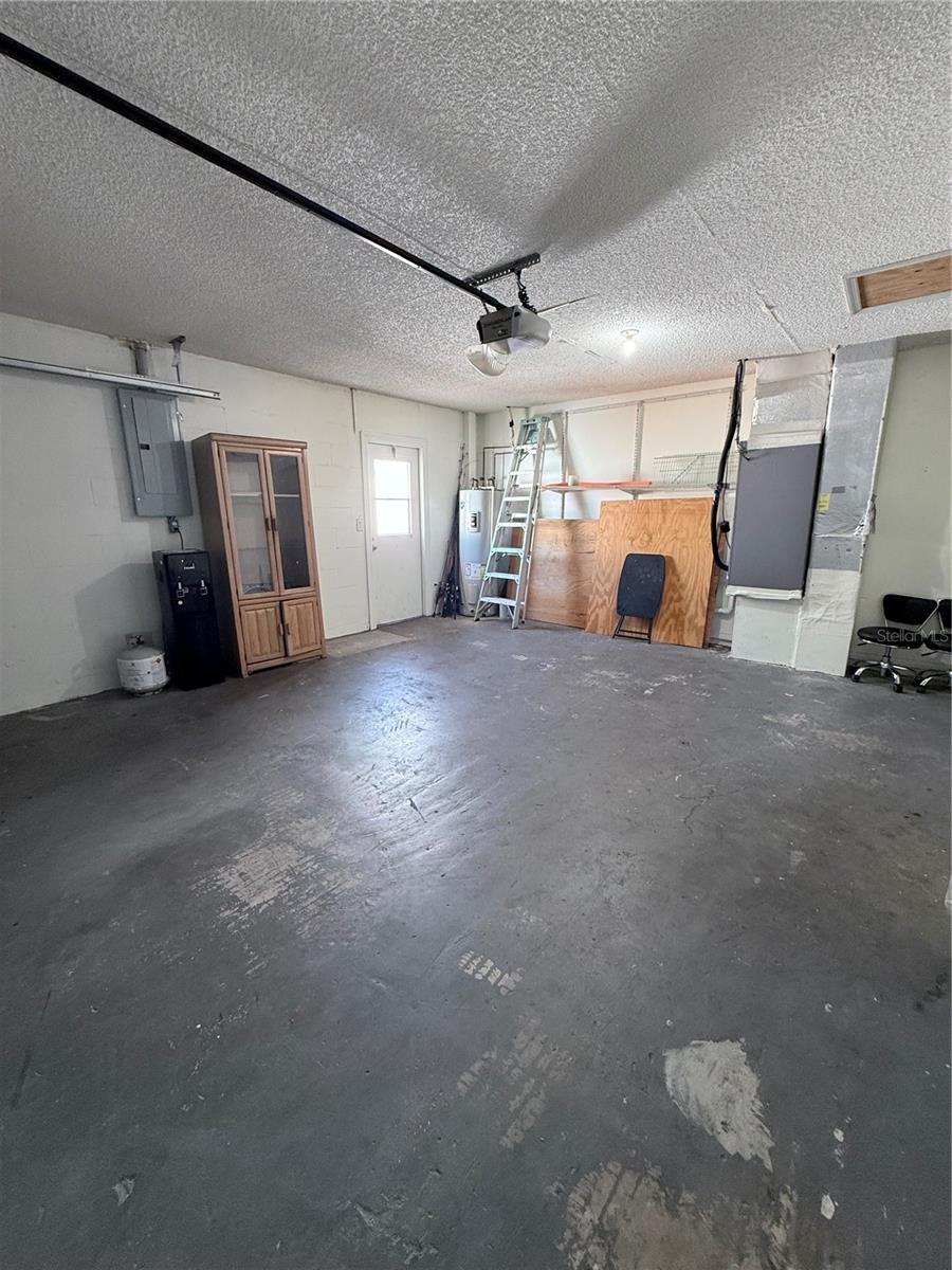 Image 16 of 28 For 8813 Magnolia Court