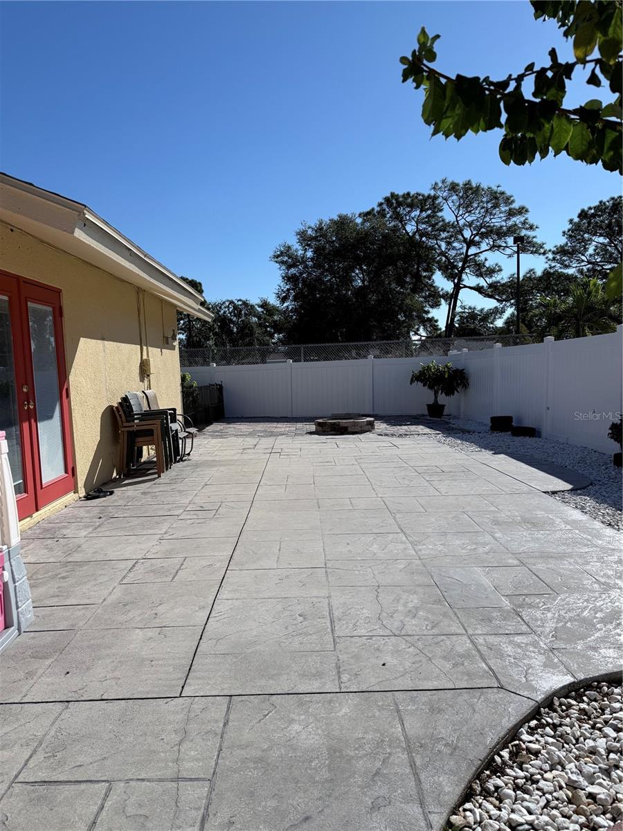 Image 8 of 28 For 8813 Magnolia Court