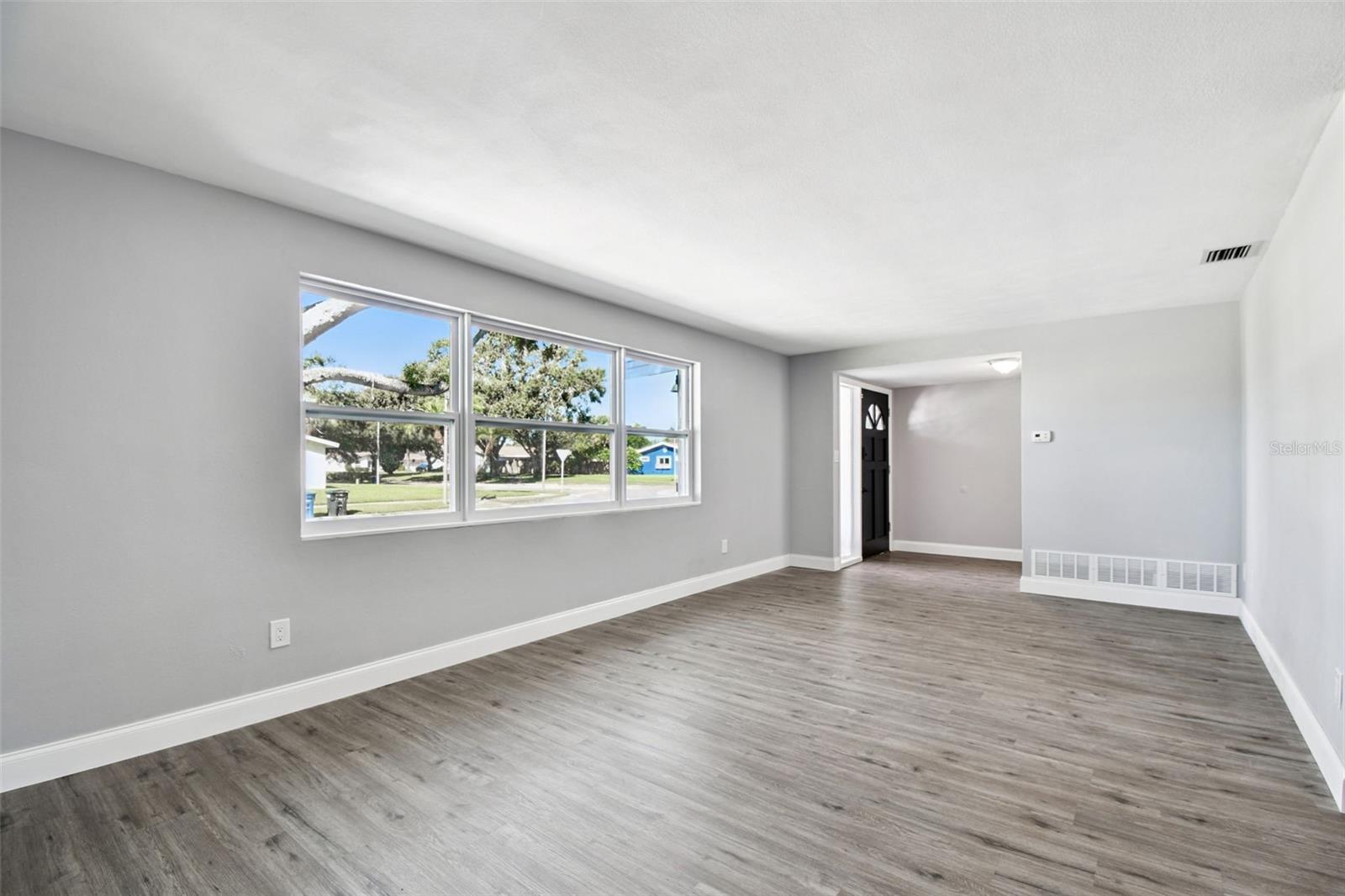 Image 11 of 75 For 1339 Summerlin Drive