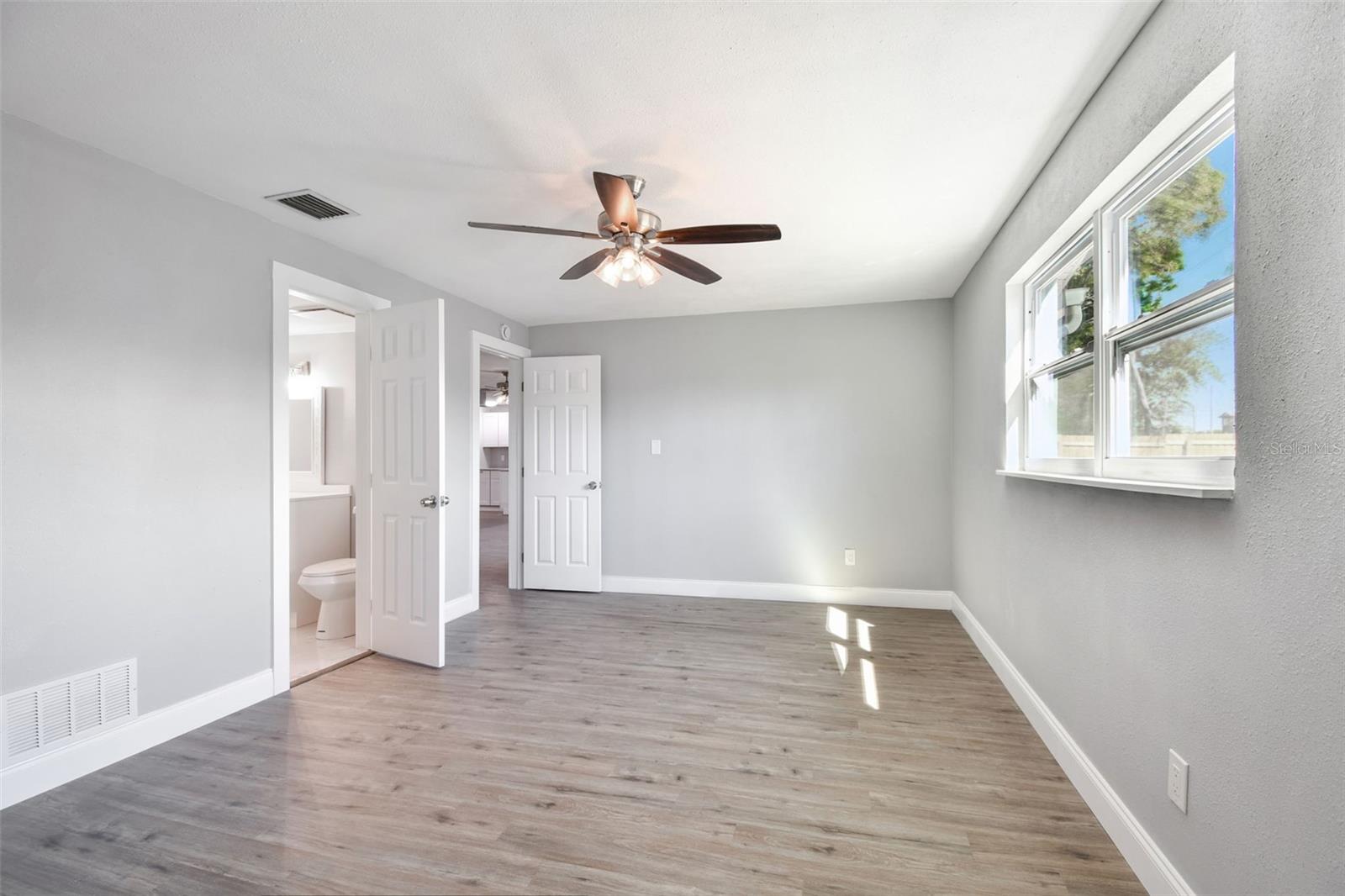 Image 37 of 75 For 1339 Summerlin Drive