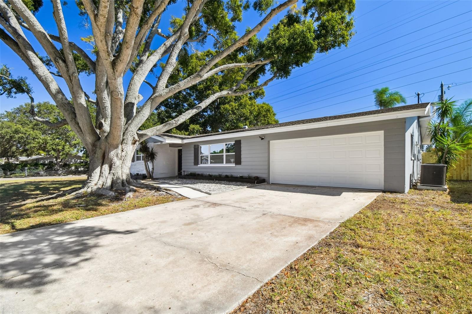 Image 4 of 75 For 1339 Summerlin Drive