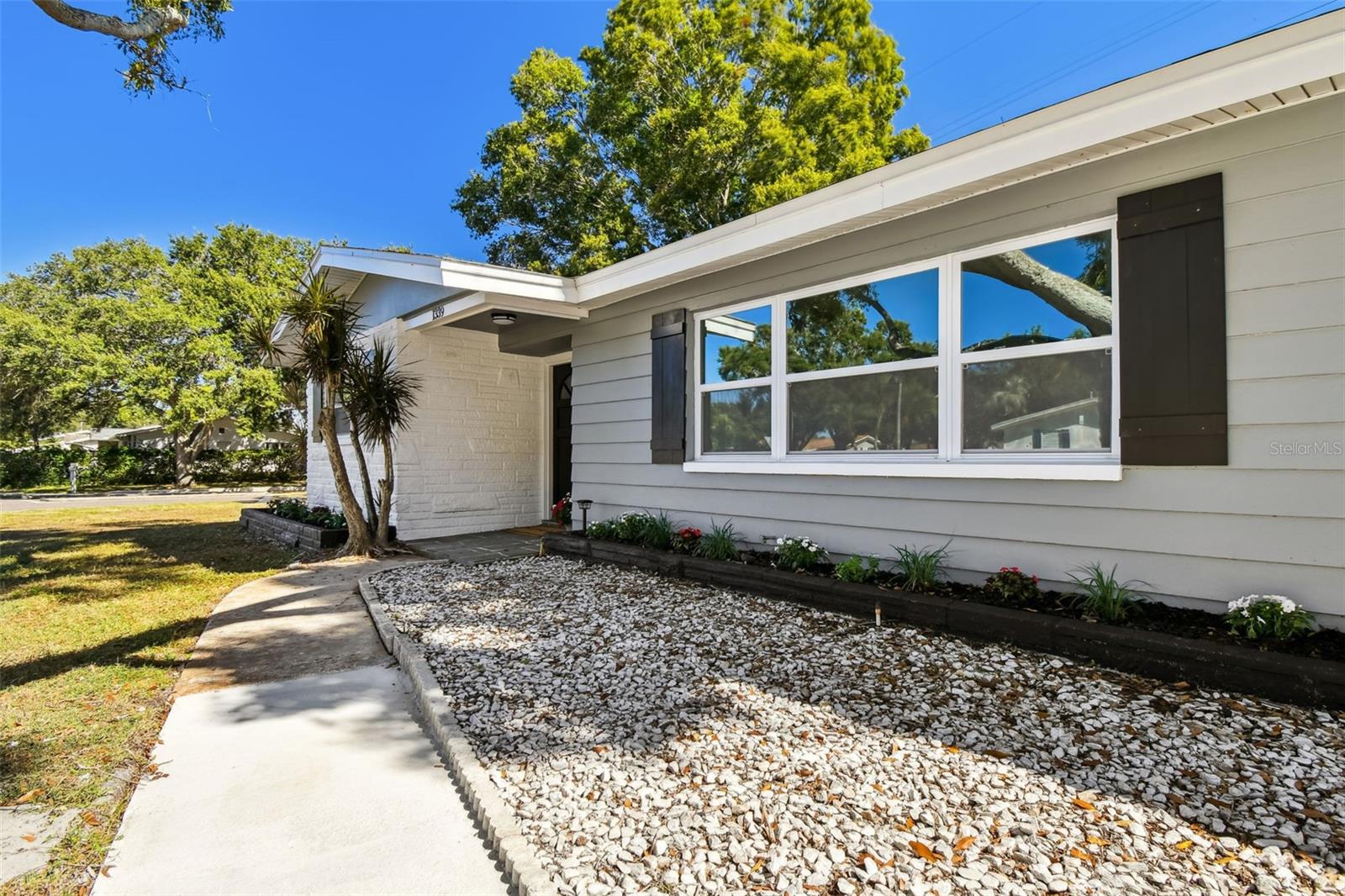 Image 5 of 75 For 1339 Summerlin Drive