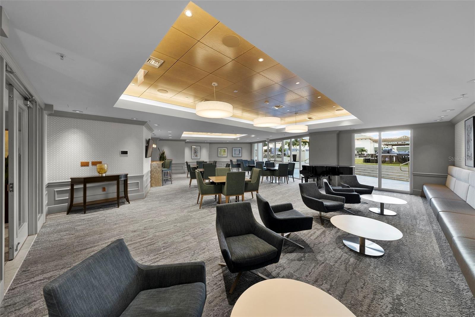 Listing photo id 9 for 450 Knights Run Avenue 405