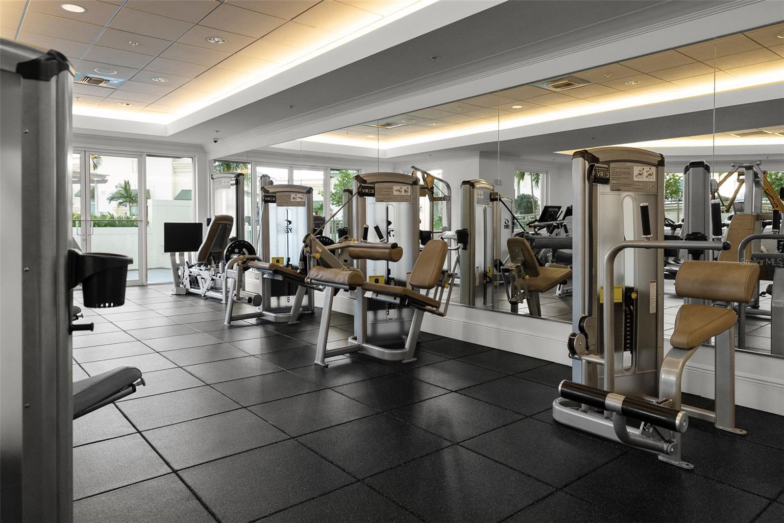 Listing photo id 13 for 450 Knights Run Avenue 405